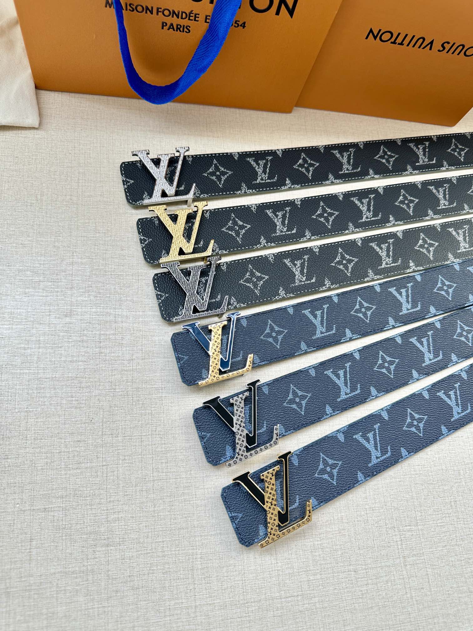 TOP Louis Vuitton LV Initiales Reversible Belt - 4.0CM