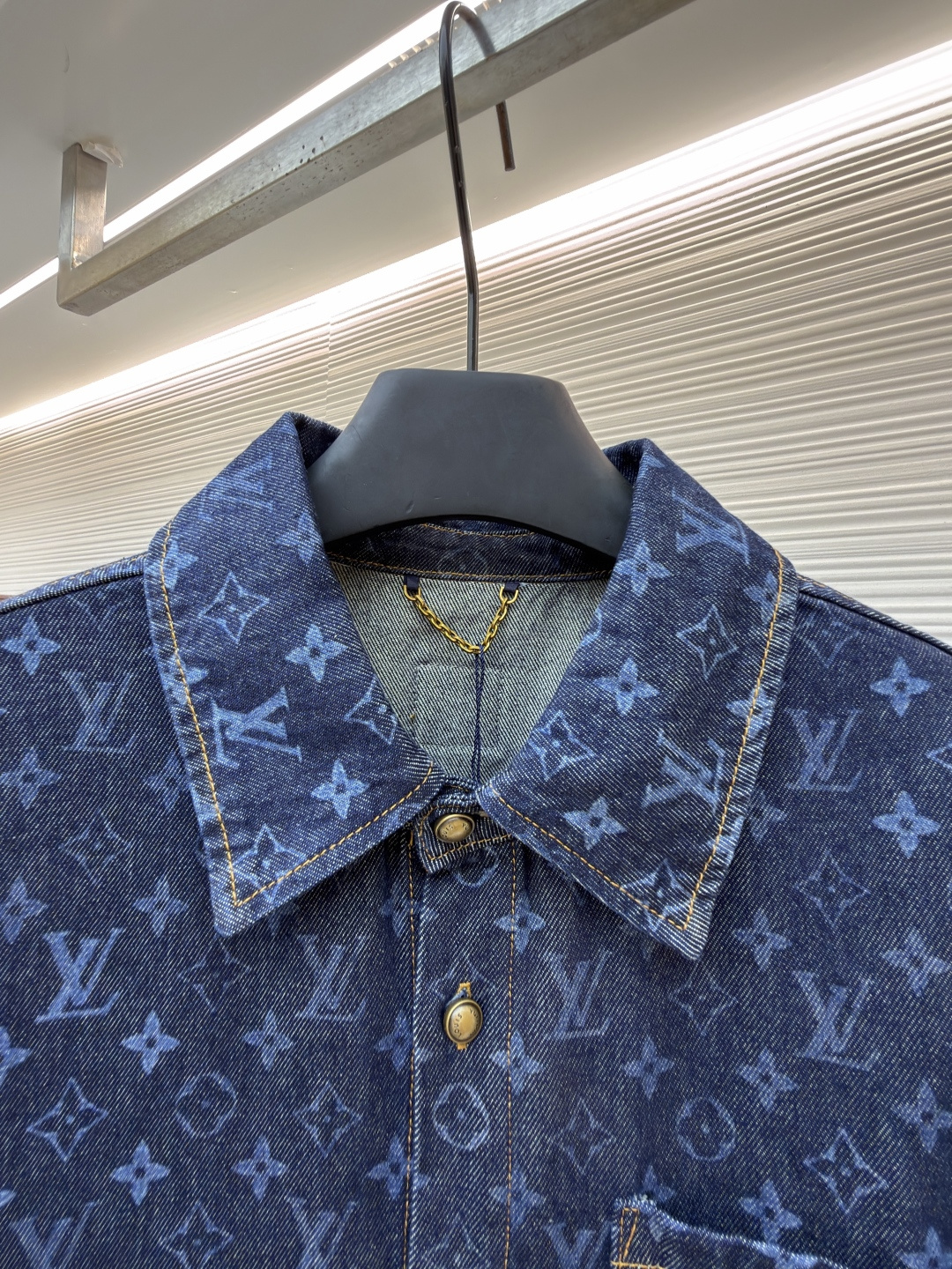 LOUIS VUITTON 字母提花渐变牛仔衬衫