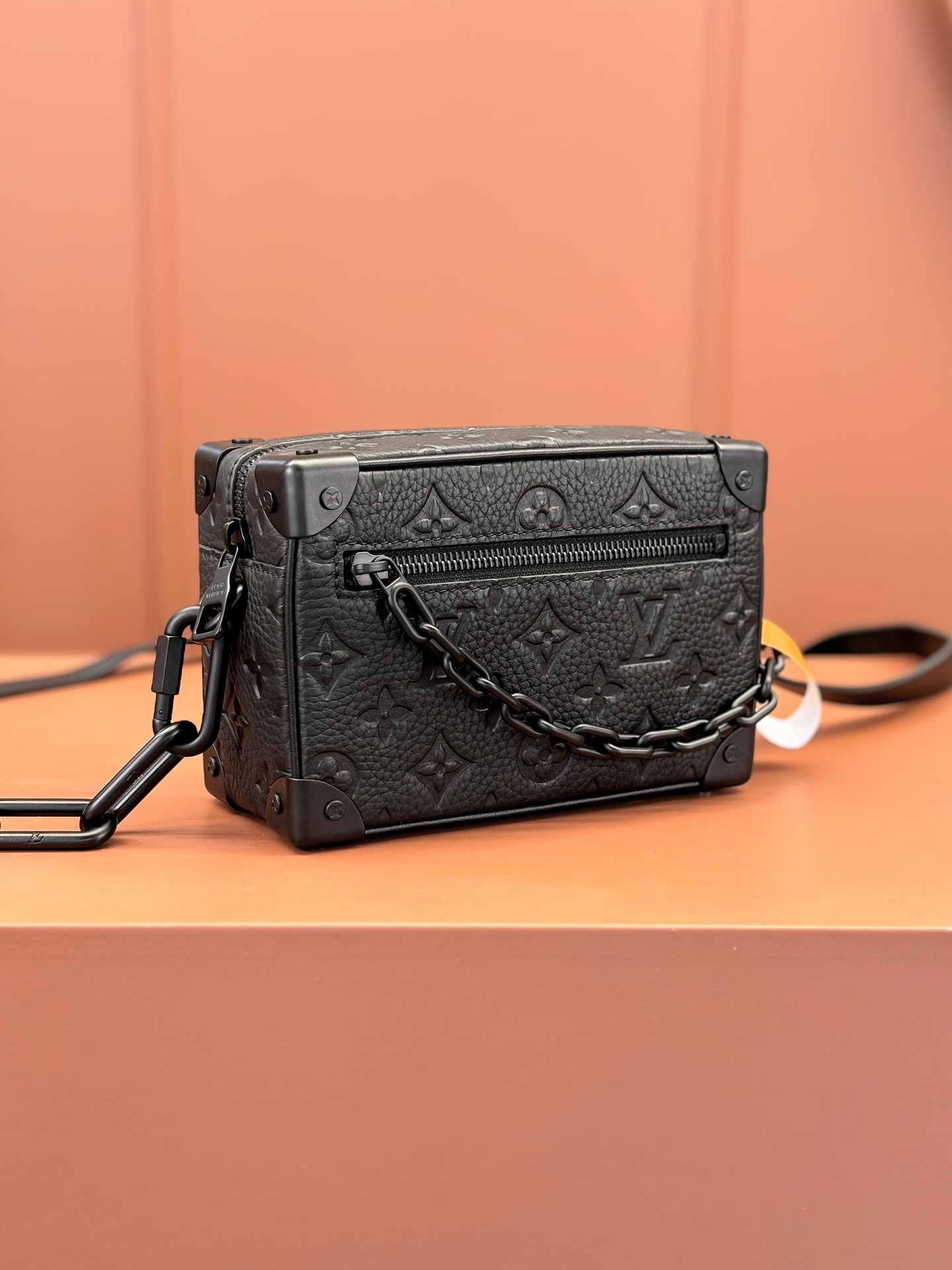TOP Louis Vuitton LV Men's Taurillon Monogram Mini Soft Trunk 18.5x13x8cm - Black