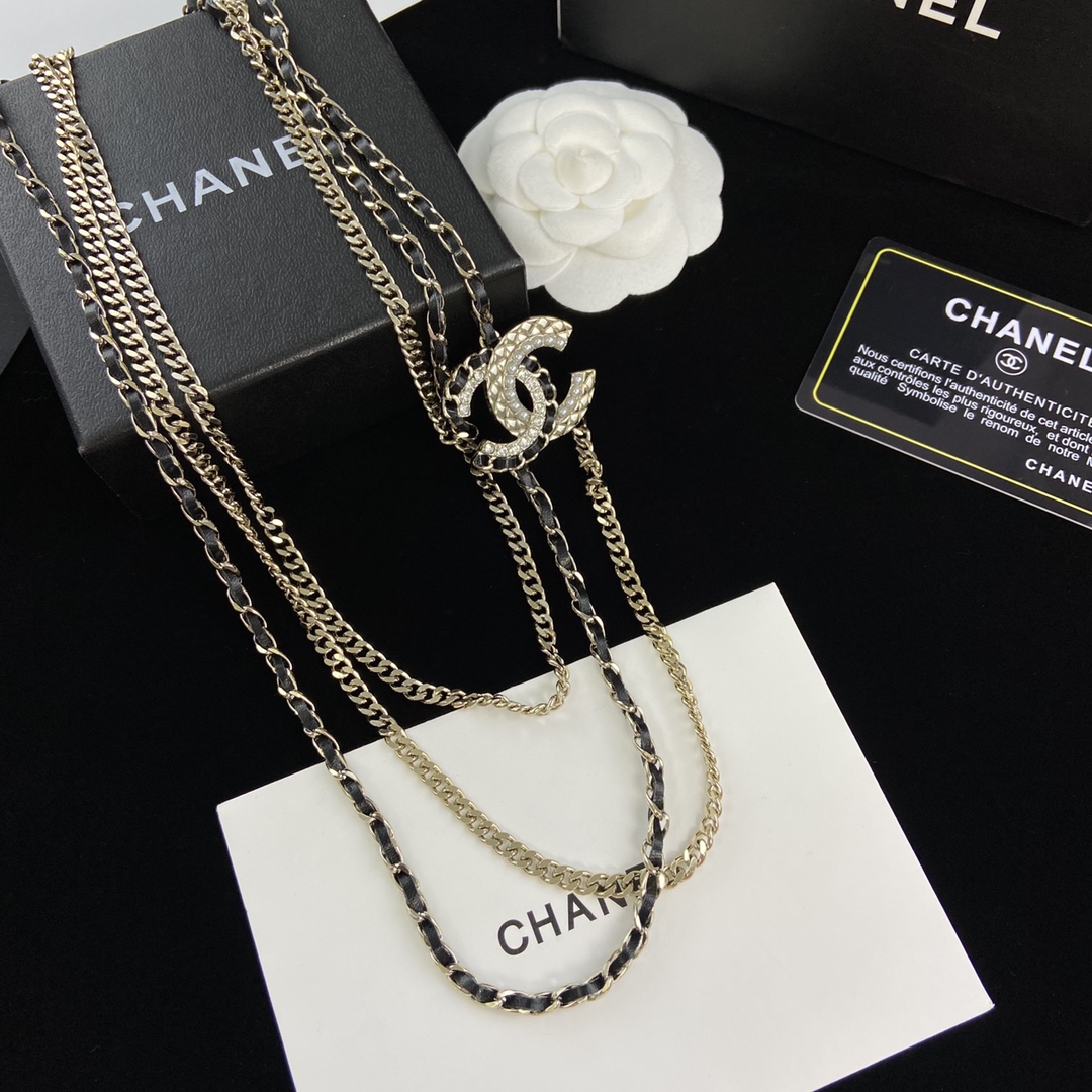 TOP CHANEL Layering Necklace