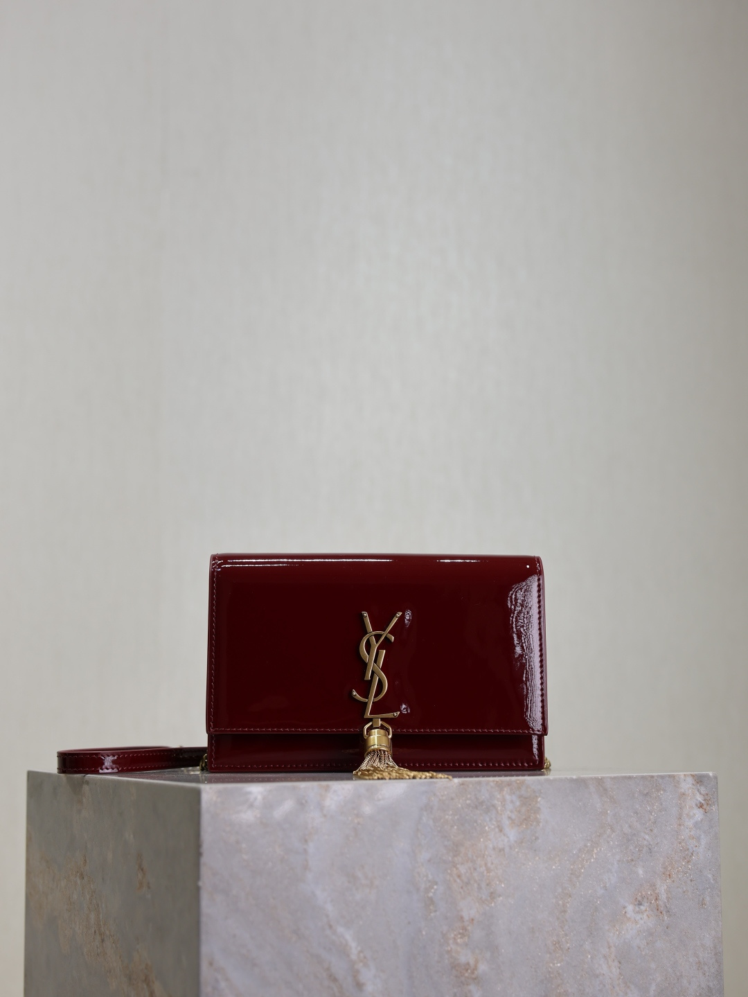 TOP Yves Saint Laurent YSL Kate Tassel Bag Patent 19x12.5x4cm - Dark Red & GHW