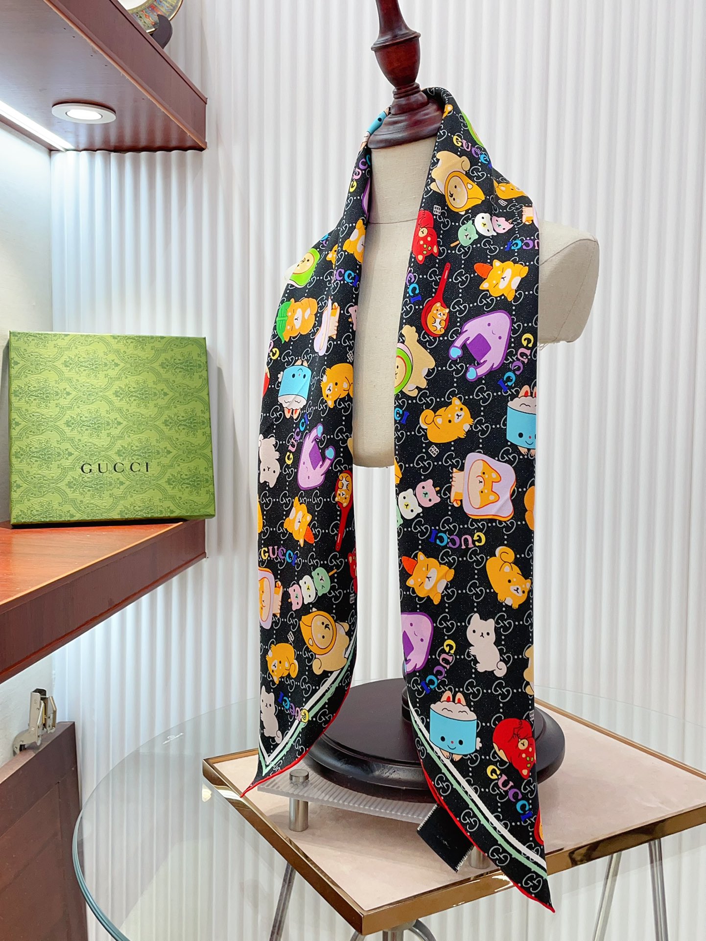 TOPGucci Silk Scarf 90 x 90 cm-2 Colors