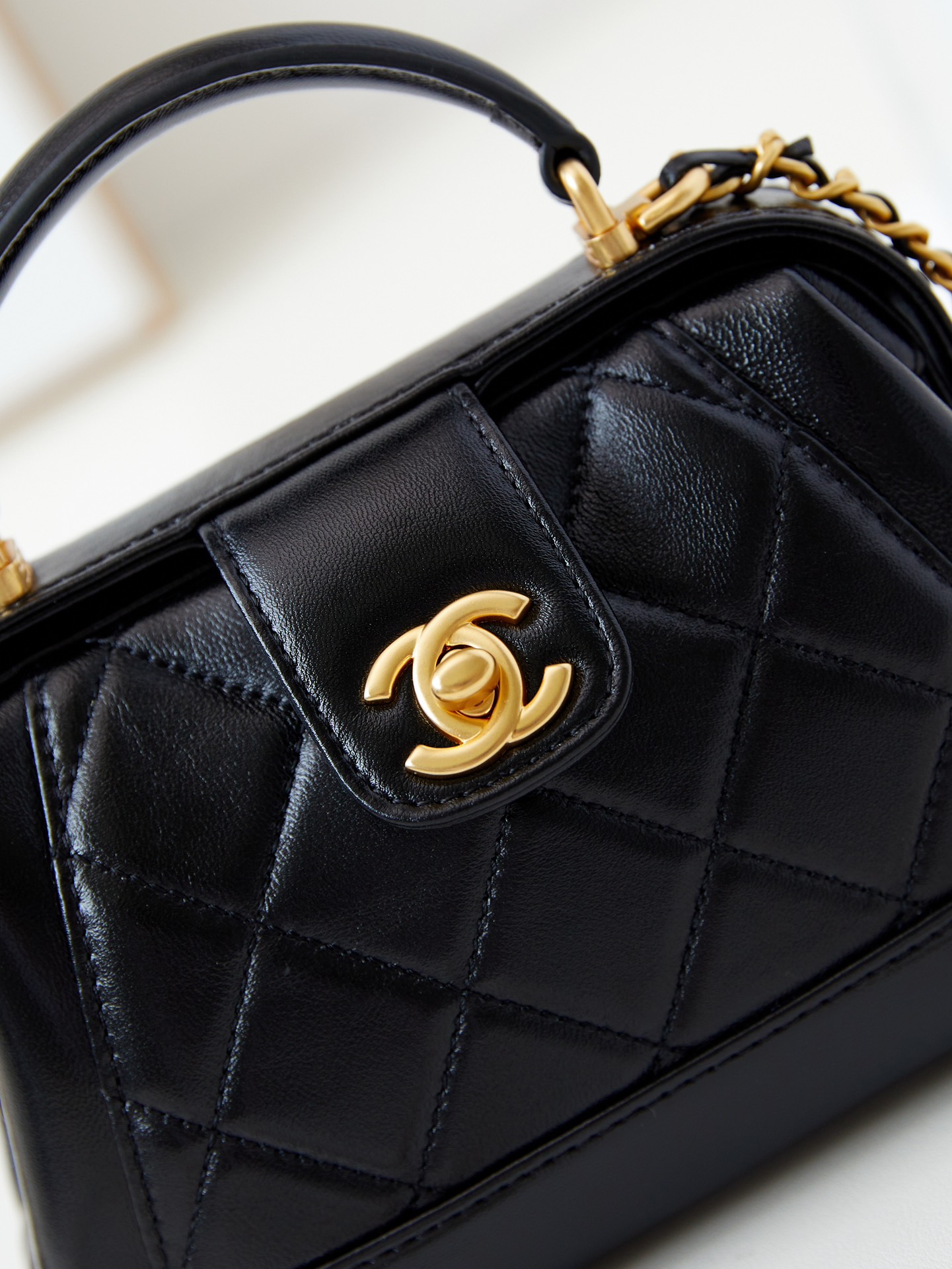 TOP CHANEL Top Handle Bag 12x18x7cm - 2 Color