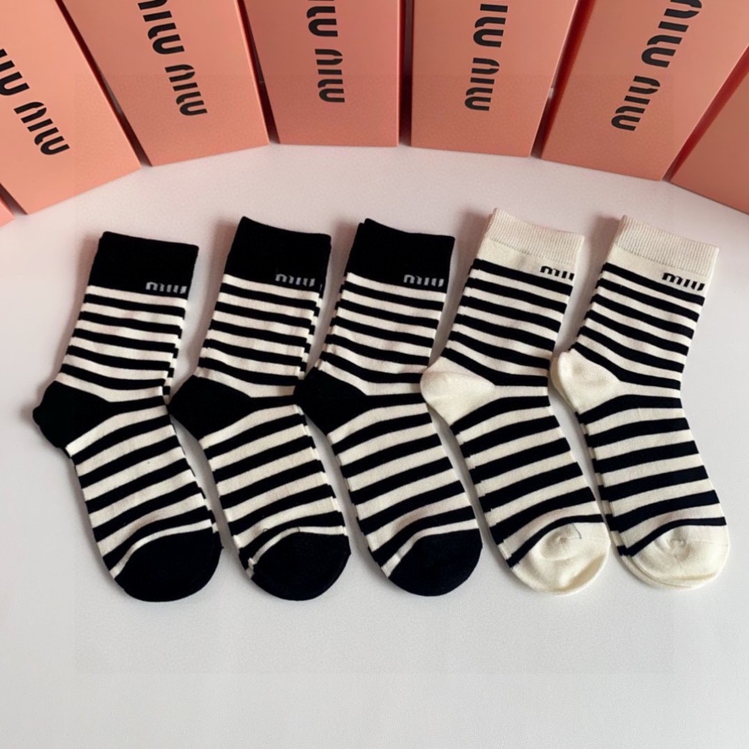 TOP Miu Miu Socks - 5 Pieces as a Set