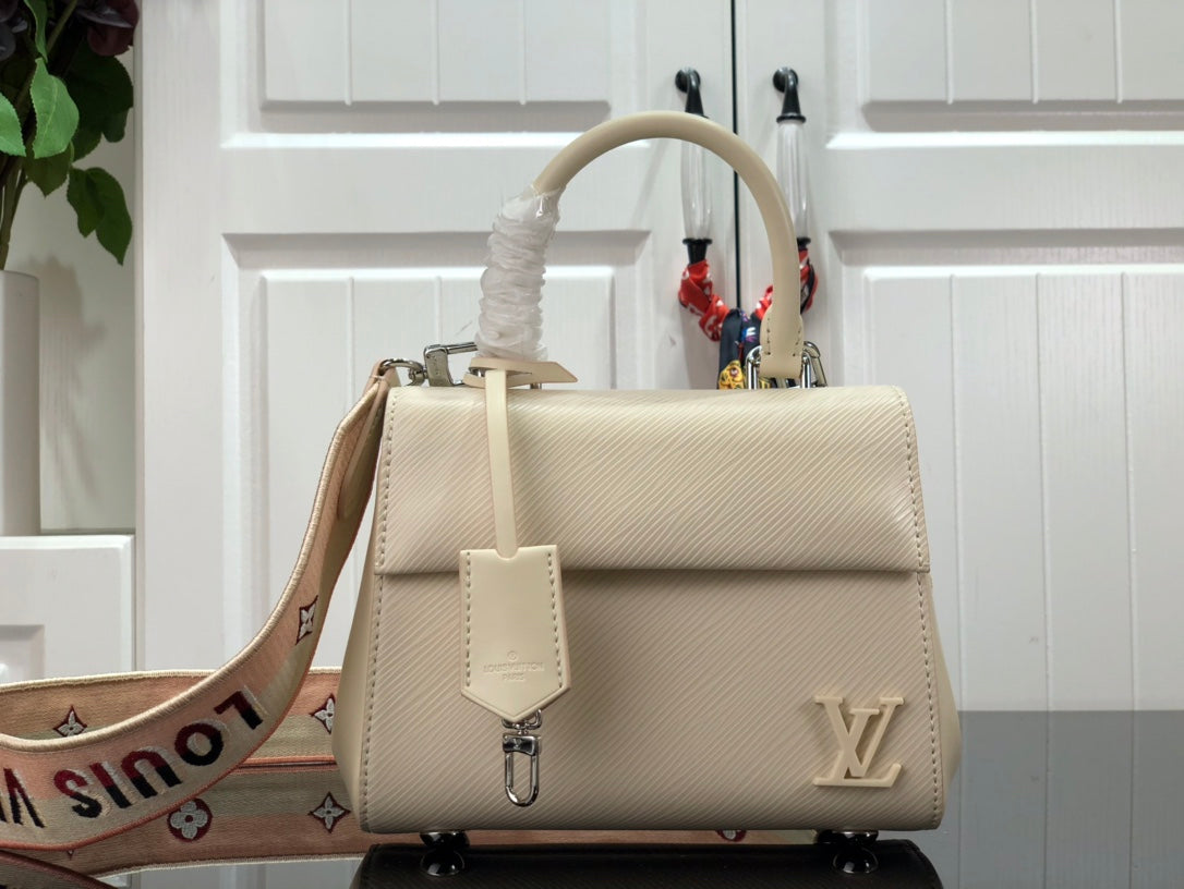 TOP Louis Vuitton LV  Cluny Epi Leather 20 x 16 x 7.5 cm- Creamy White