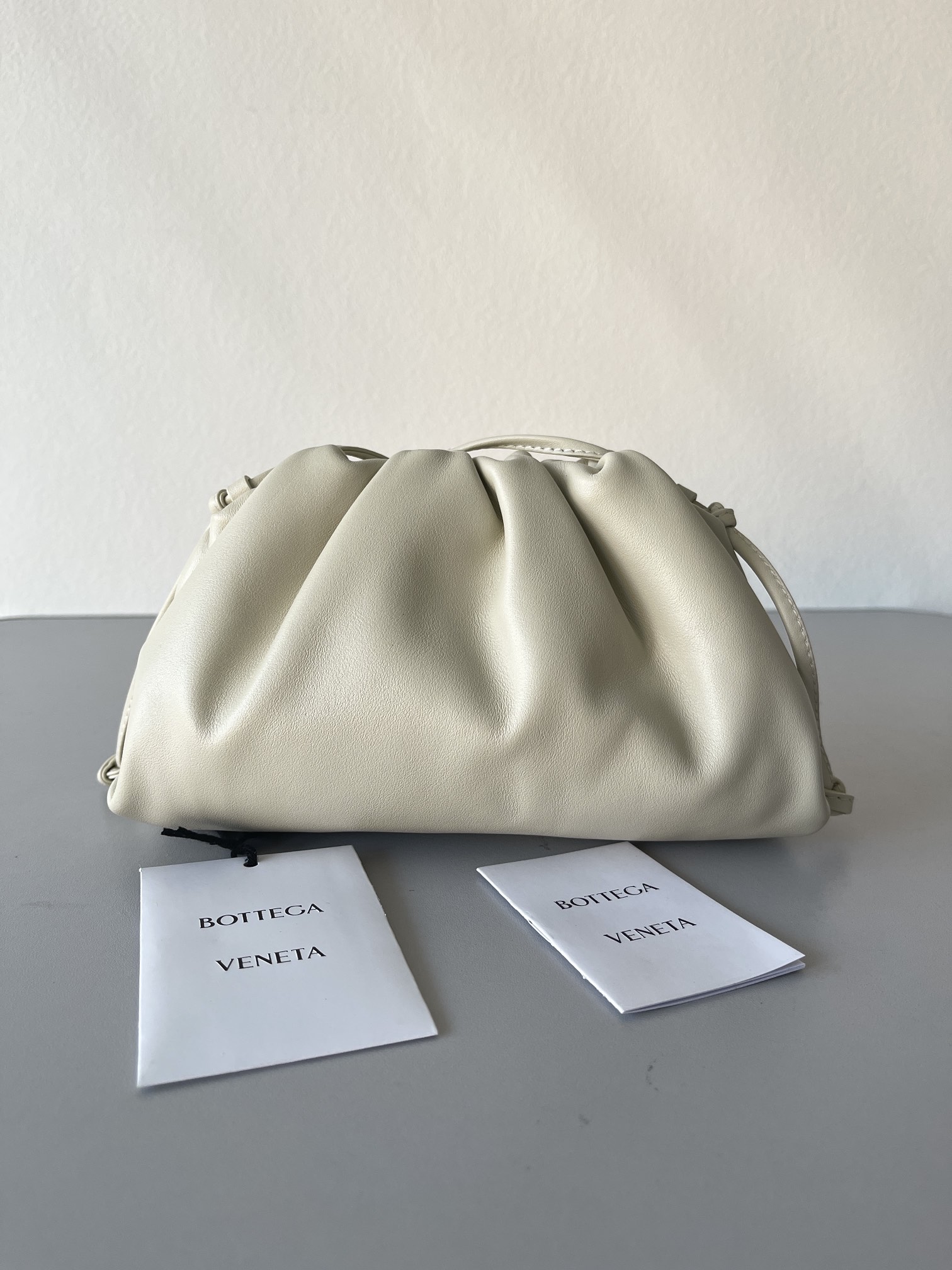 TOP Bottega Veneta BV Mini Pouch Bags 23*13*5cm - Beige