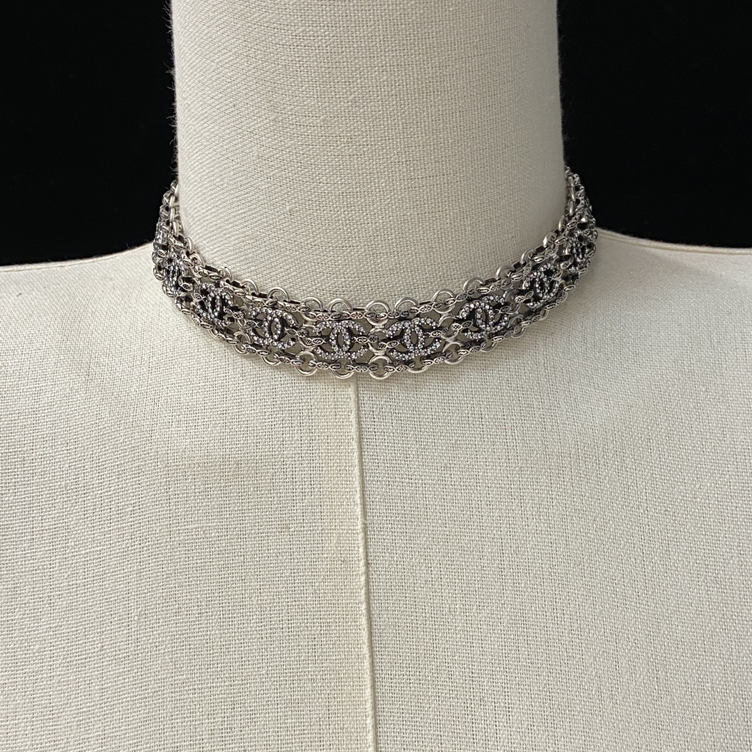 TOP CHANEL Necklace - Silver