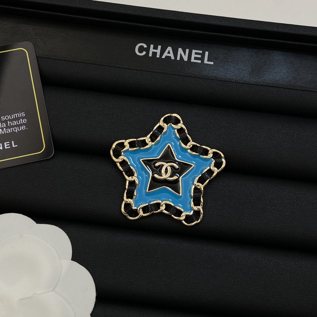 TOP CHANEL Star Brooch