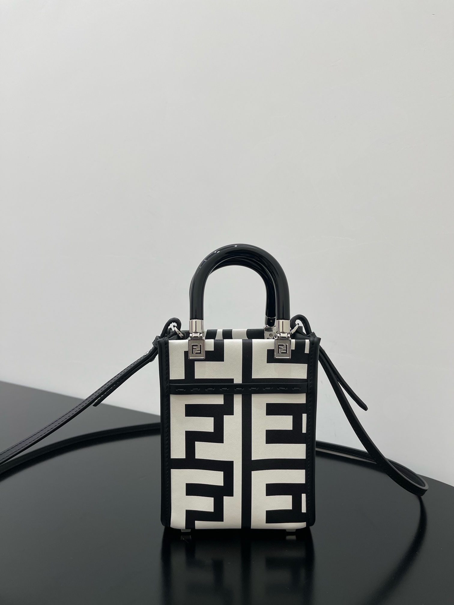 TOP FENDI Mini Sunshine Baroque Prints Tote 13x6.5x18cm - Black & White