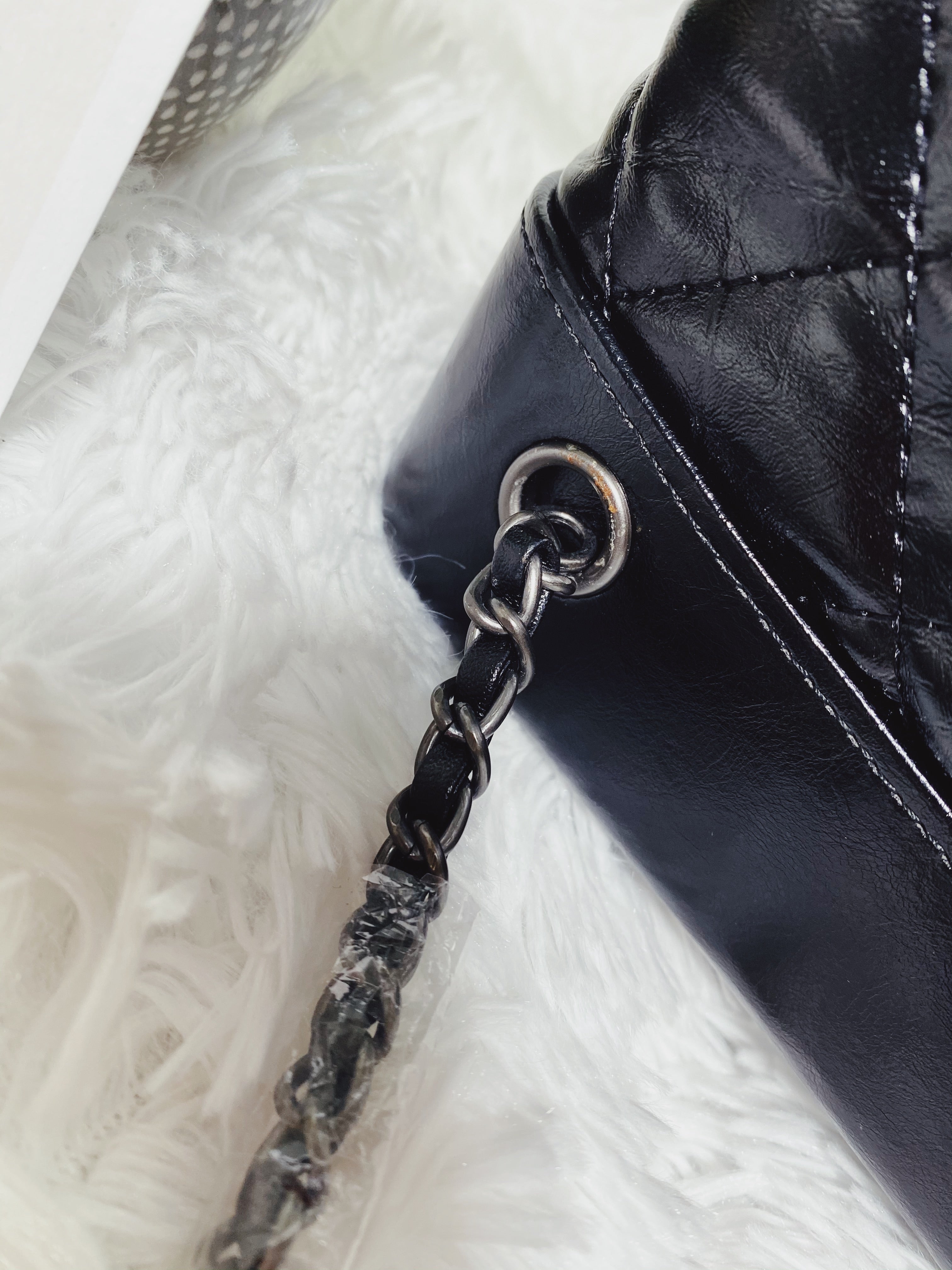 TOP CHANEL Quilted Bucket Backpack - BLACK