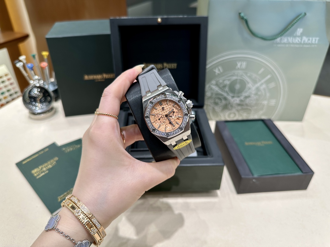 TOP Audemars Piguet Royal Oak  37mm Ladies Watch-2 Colors