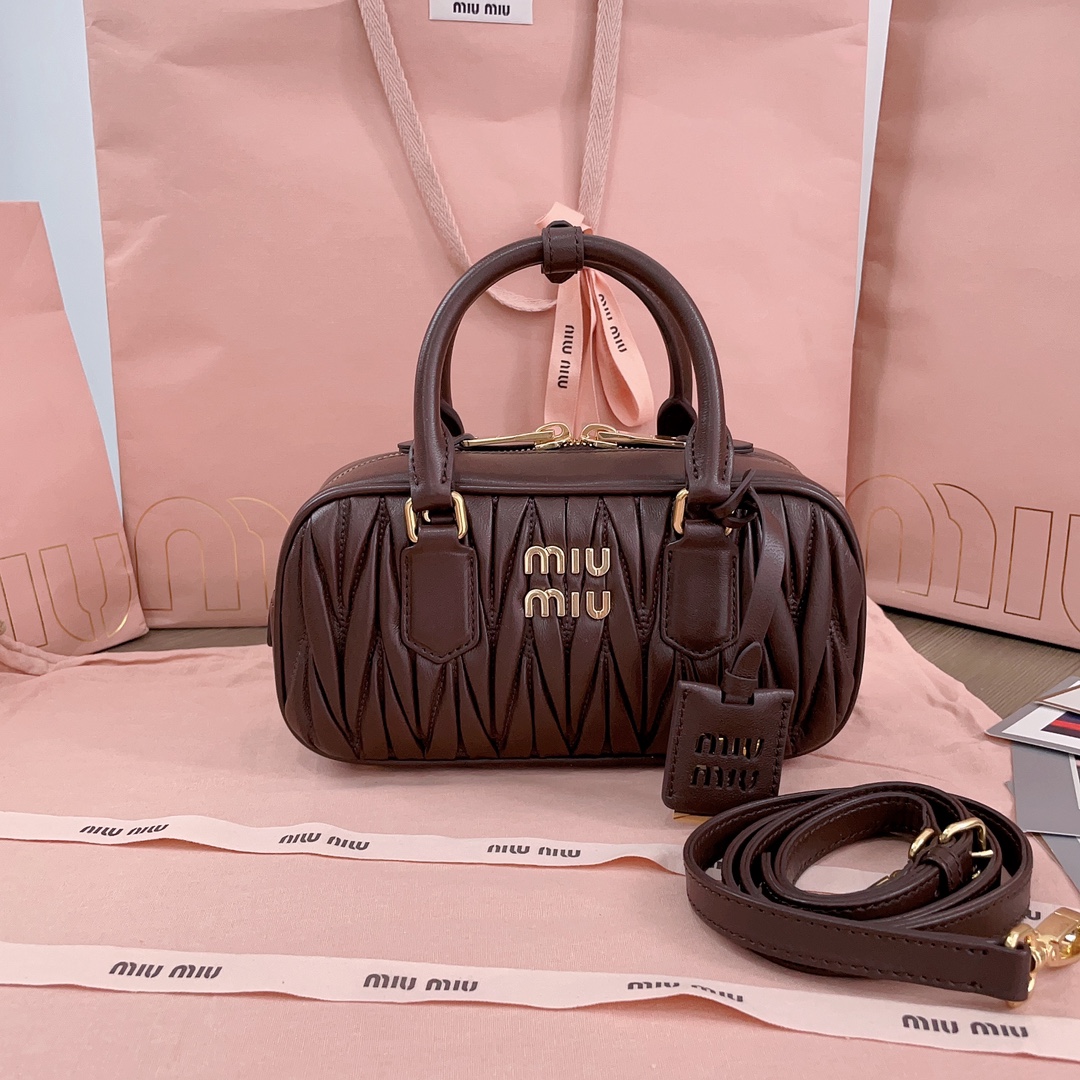TOP Miu Miu Lambskin Too Pretty Matelasse Bowling Bag 22x10.5x7.5cm - Briar Wood Color