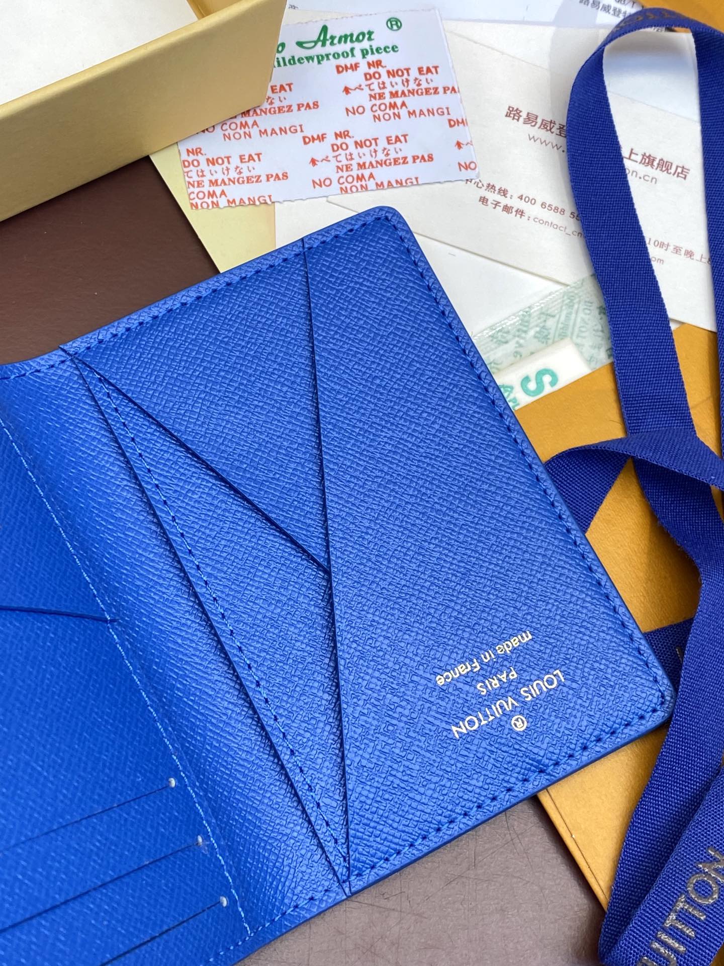 TOP Louis Vuitton LV Monogram Surfin Card Holder 7.5*11.1*1cm - Blue