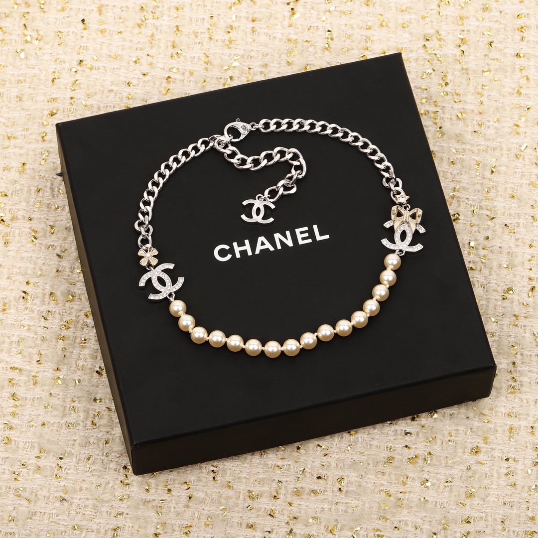 TOP CHANEL Pearl Necklace - Silver