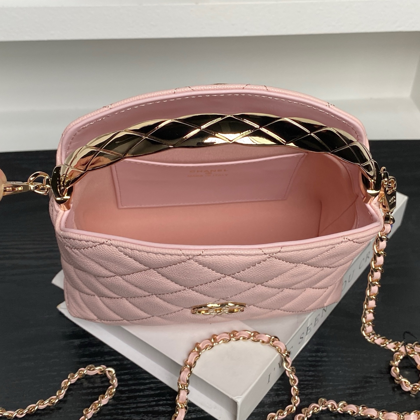 TOP CHANEL Coco Crush Handle Lunch Box Bag Cowhide 14.5×18.5×7cm - 5 Colour