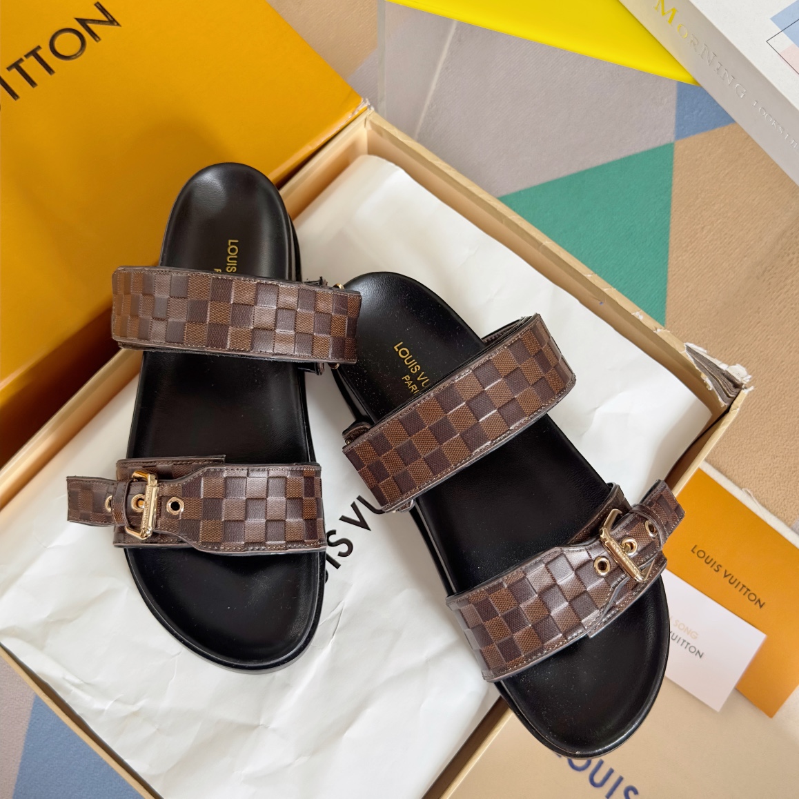 TOP Louis Vuitton LV Bom Dia Comfort Monogram Slippers - 3 Color