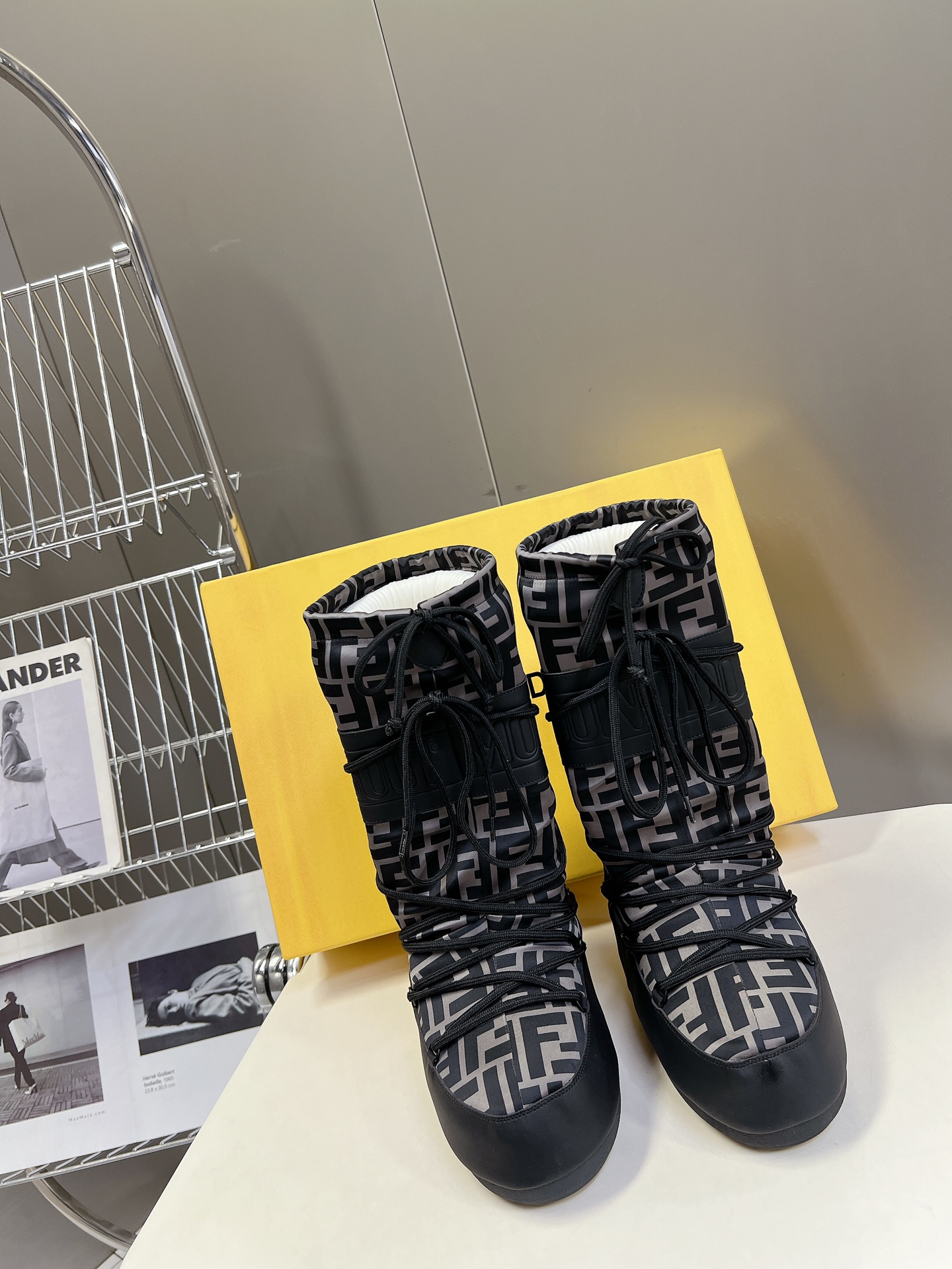 TOP FENDI FF Après-ski Boots - 2 Colors