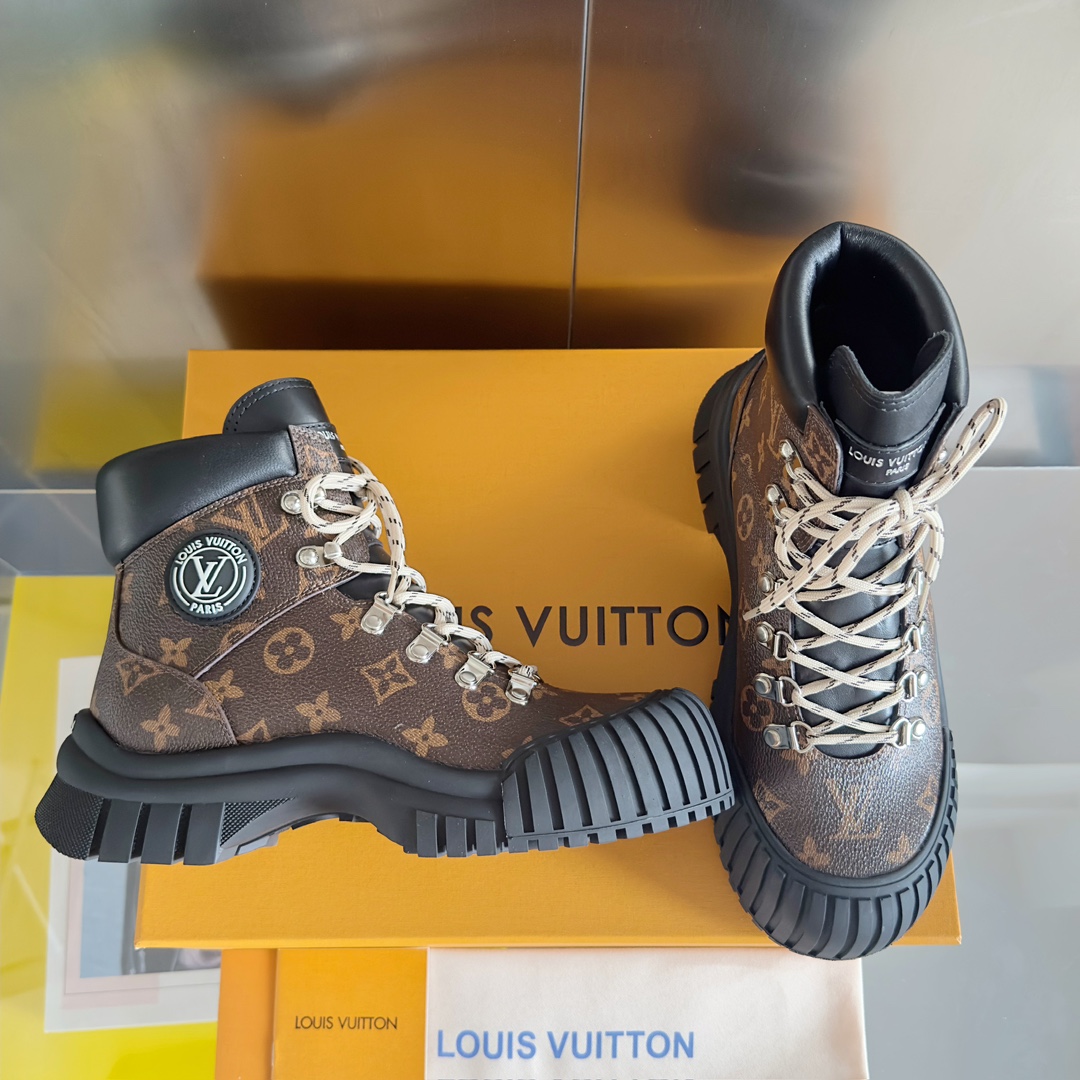 TOP Louis Vuitton LV  Short Boots - 2 Colors