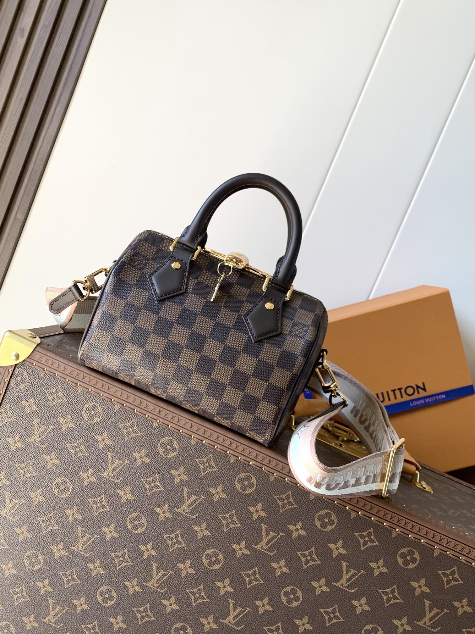 TOP Louis Vuitton LV Speedy Bandoulière 20 Bag 20.5 x 13.5 x 12 cm - Brown