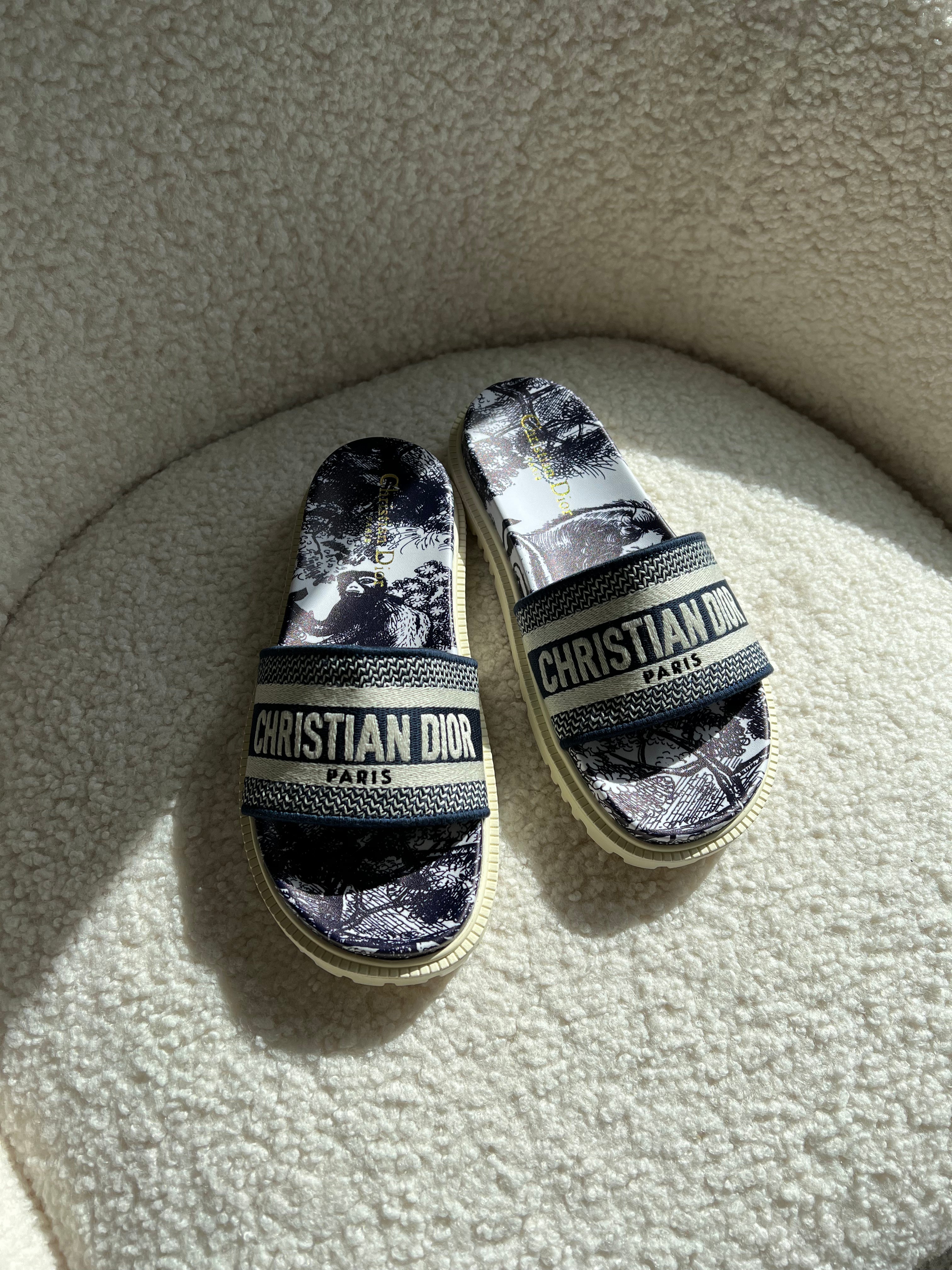 TOP Christian Dior Leather and Embroidery Canvas Rubber Sole Slides - Blue