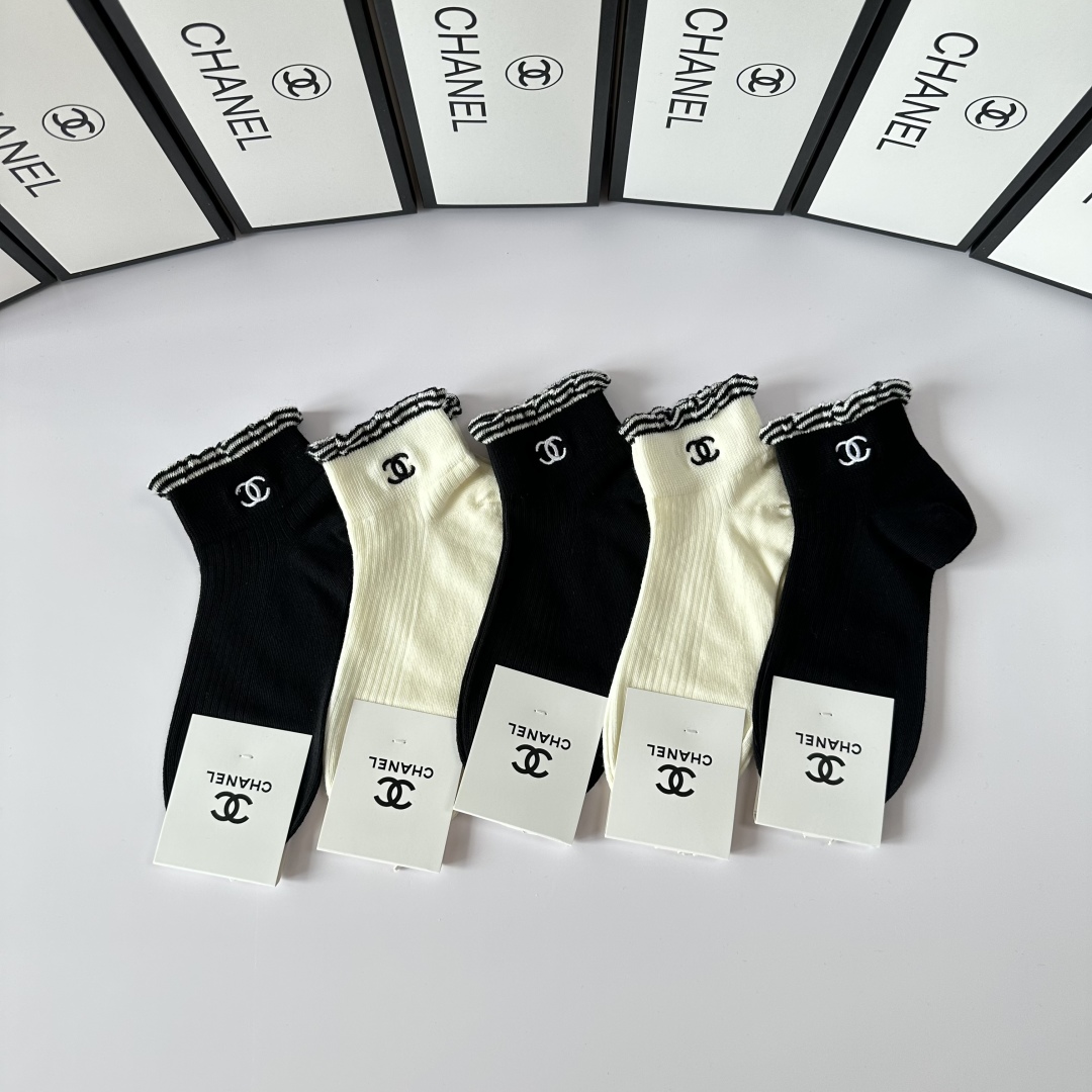 TOP CHANEL Socks - 5 Pieces as a Set