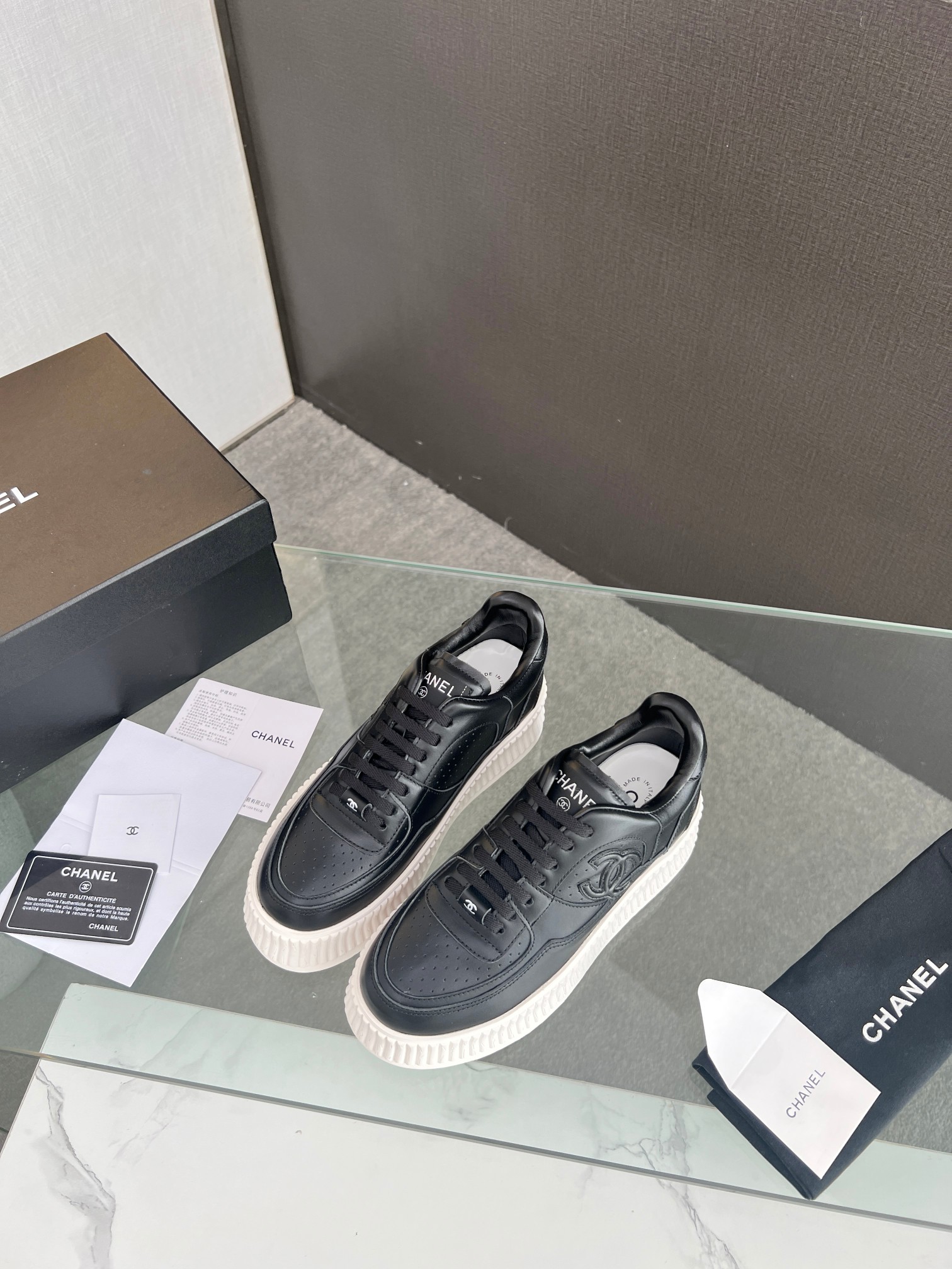 TOP CHANEL  Sneaker  - 2 Colors