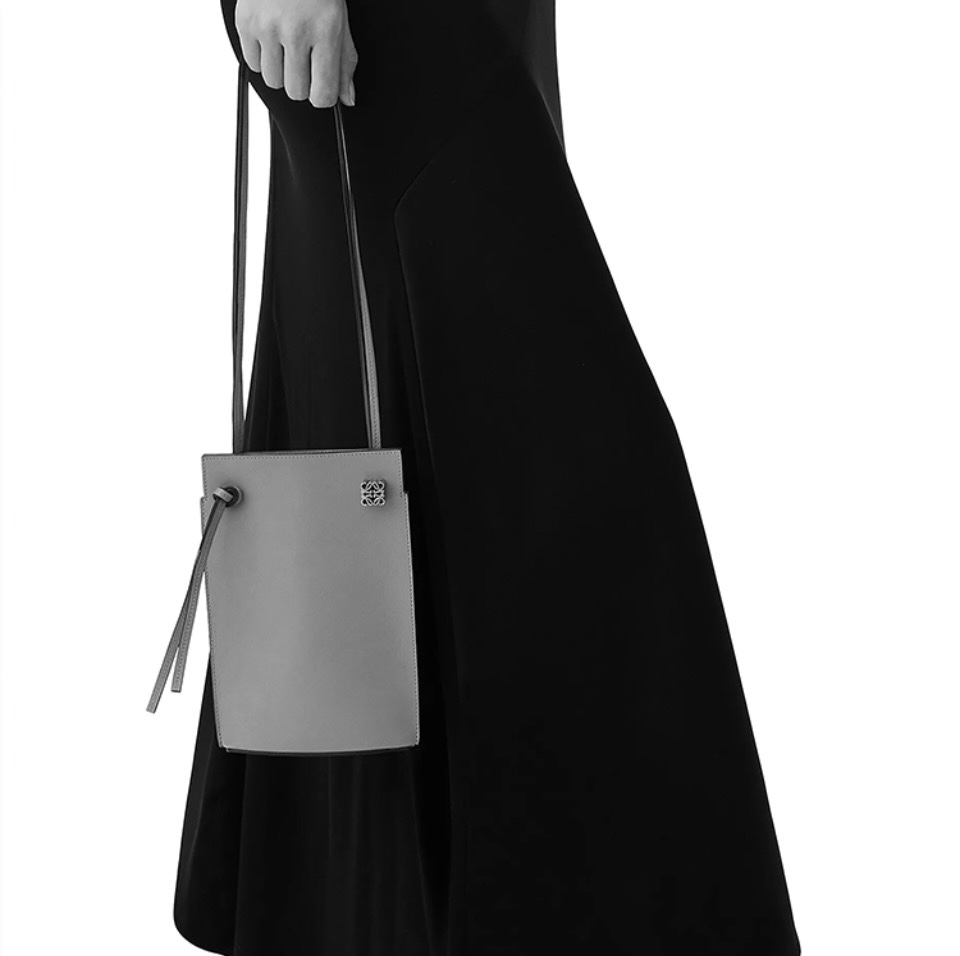 Loewe Relief Crossbody bag(Replica)