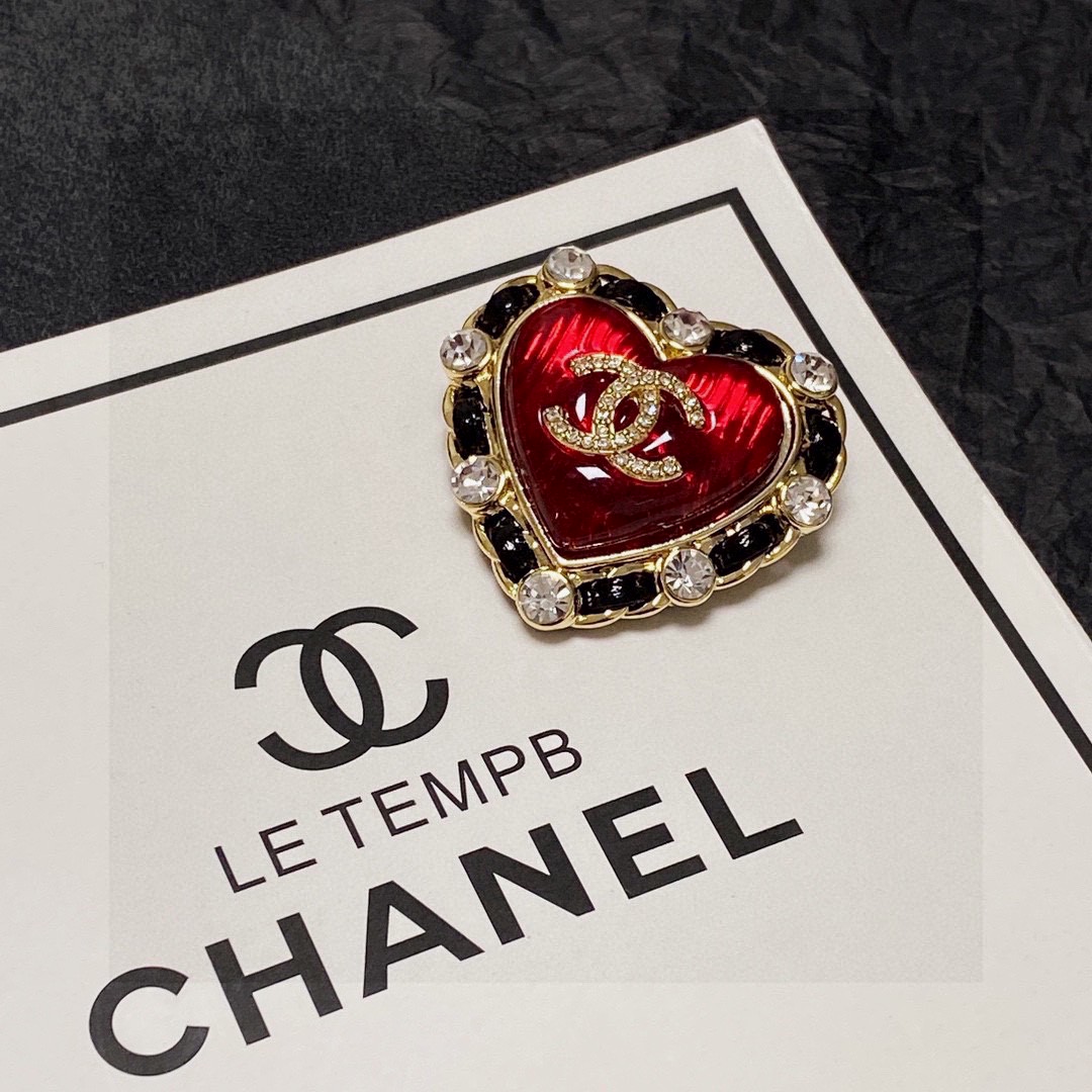 TOP CHANEL Heart Brooch-Red