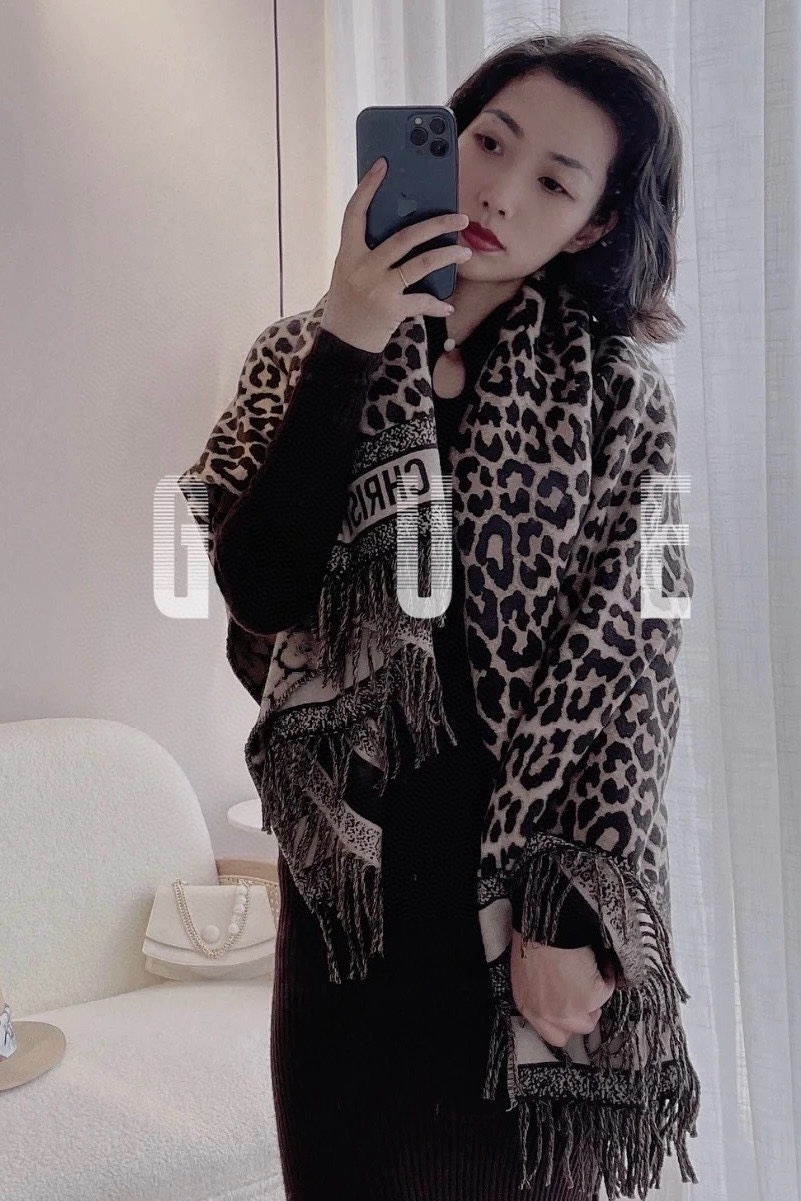 TOP Christian Dior Scarf 140*140cm - Brown