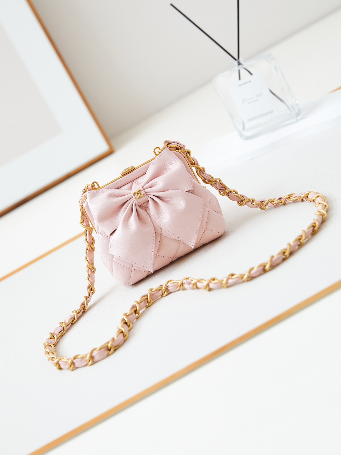 TOP CHANEL Bow Frog Clip Bag 12x13x4cm - 4 Color