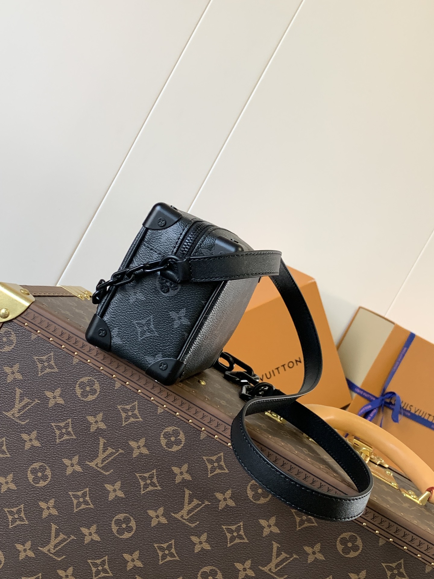 TOP Louis Vuitton LV Soft Trunk Bag Monogram Eclipse Canvas Mini 18.5x13x8cm - Black