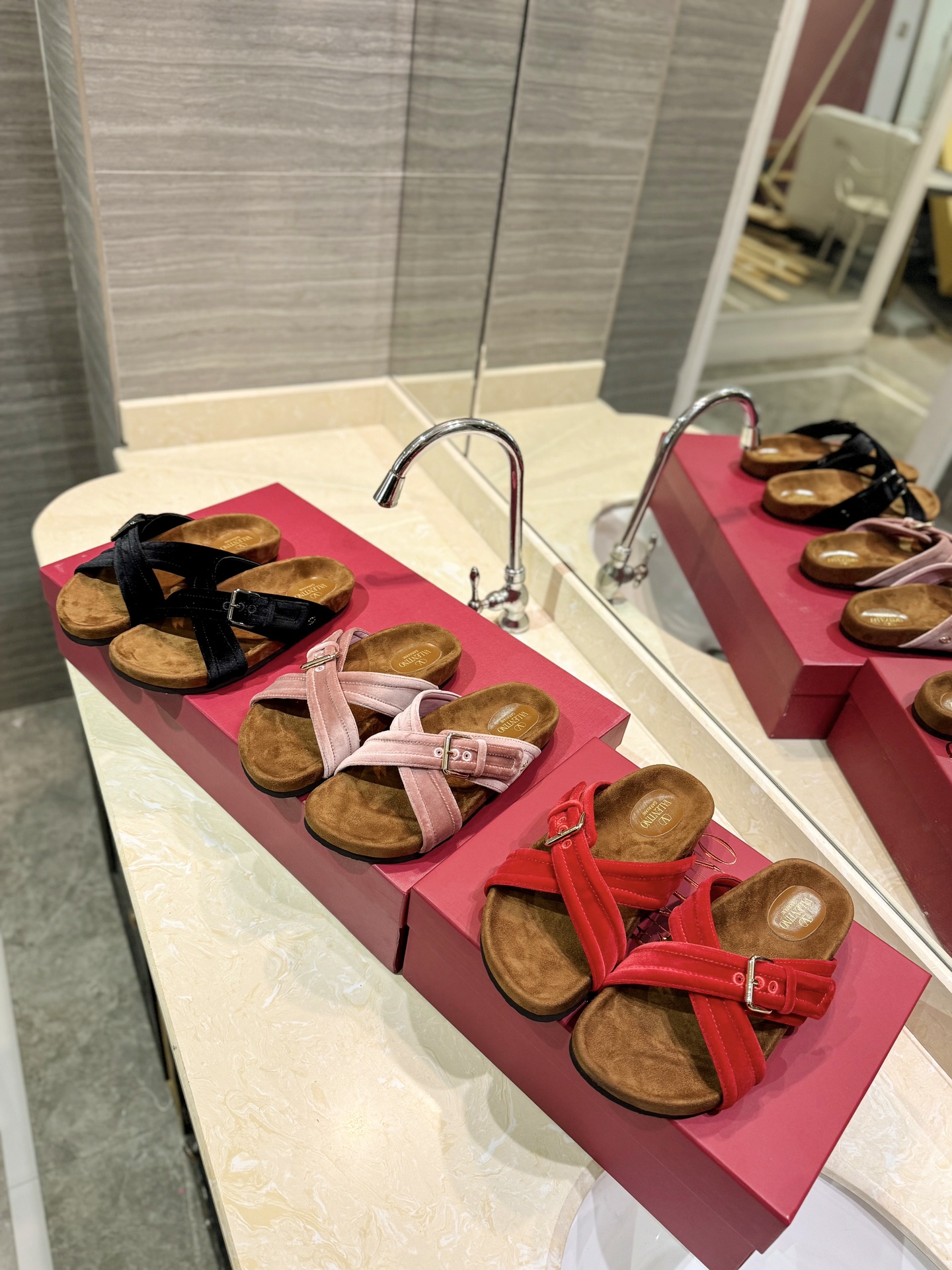 TOP VALENTINO Men's & Women's Velvet Flat Slippers - 3 Color