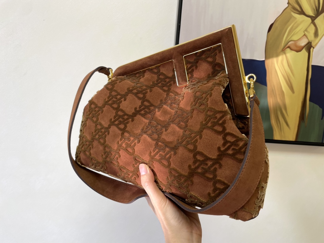 TOP FENDI Brown Nappa Leather Material First Bag - Two Sizes