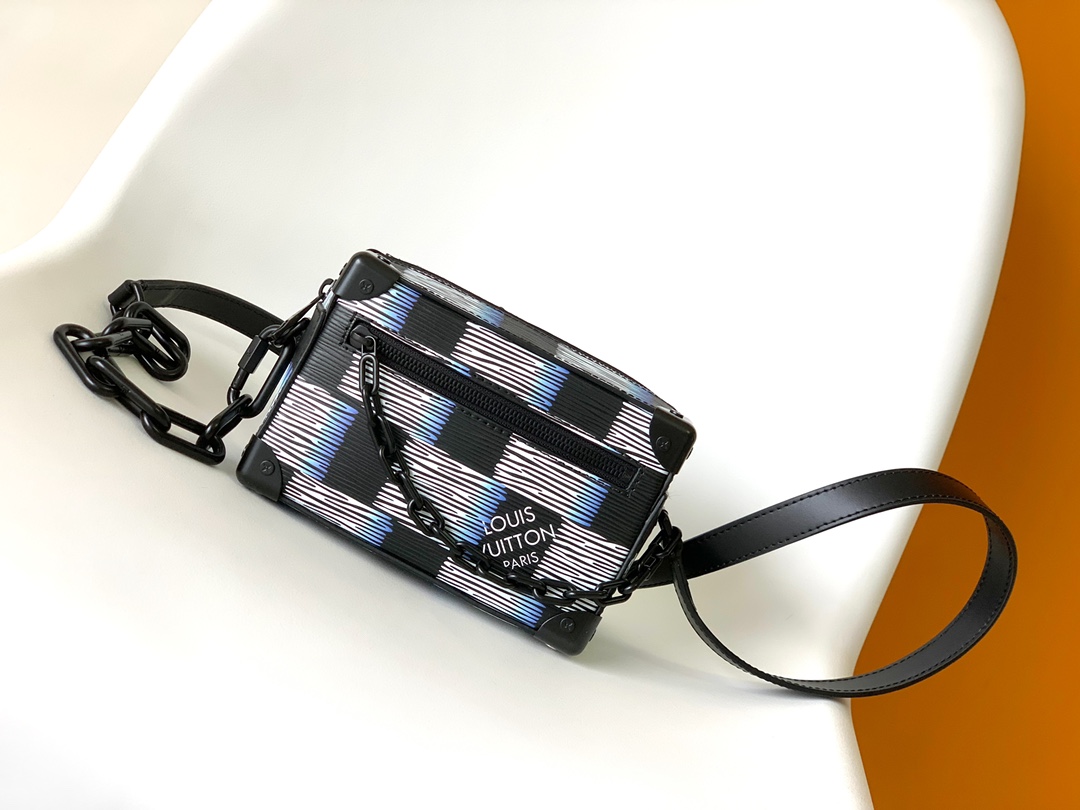 TOP Louis Vuitton LV Mini Soft Trunk Chain Bag 18.5 x 13.0 x 8.0 cm-Black