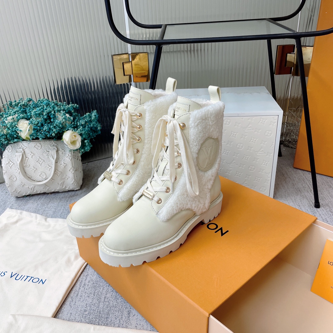 TOP Louis Vuitton LV Autumn And Winter New Wool Boots - 3 Colors
