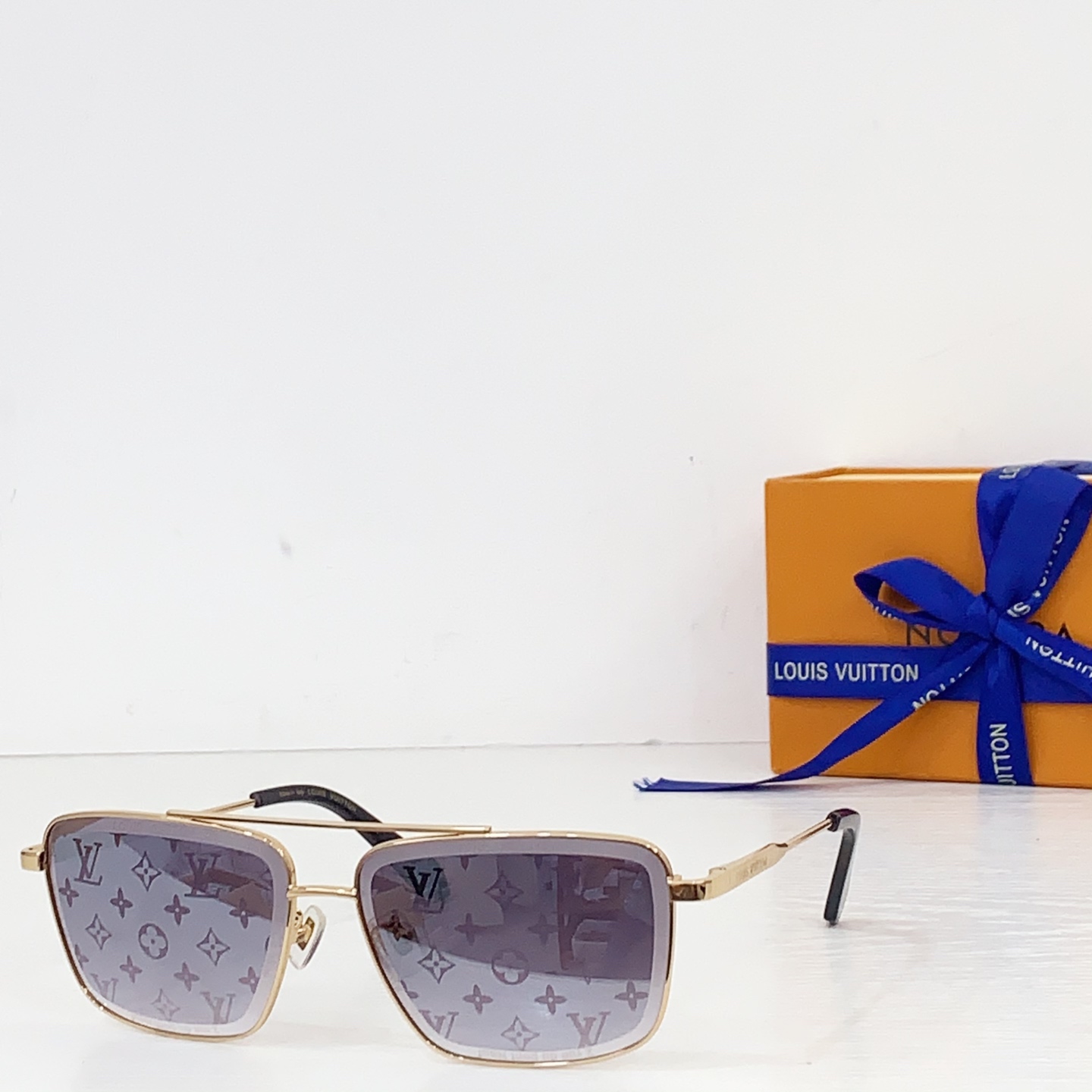 TOP Louis Vuitton LV Sunglasses - 4 Colors