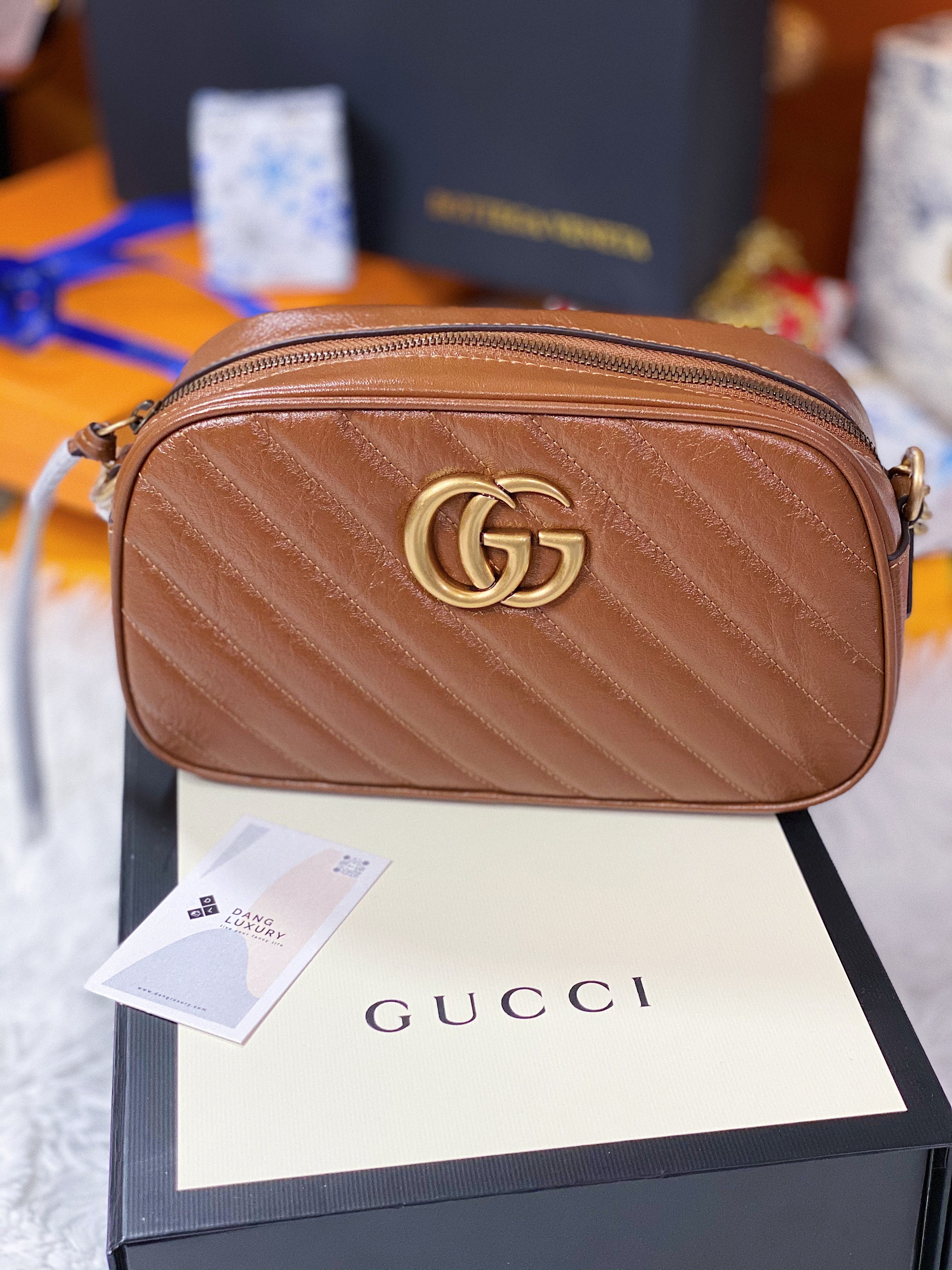 TOP GUCCI GG Marmont Bag Matelassé Small 26*15*7 - Camel