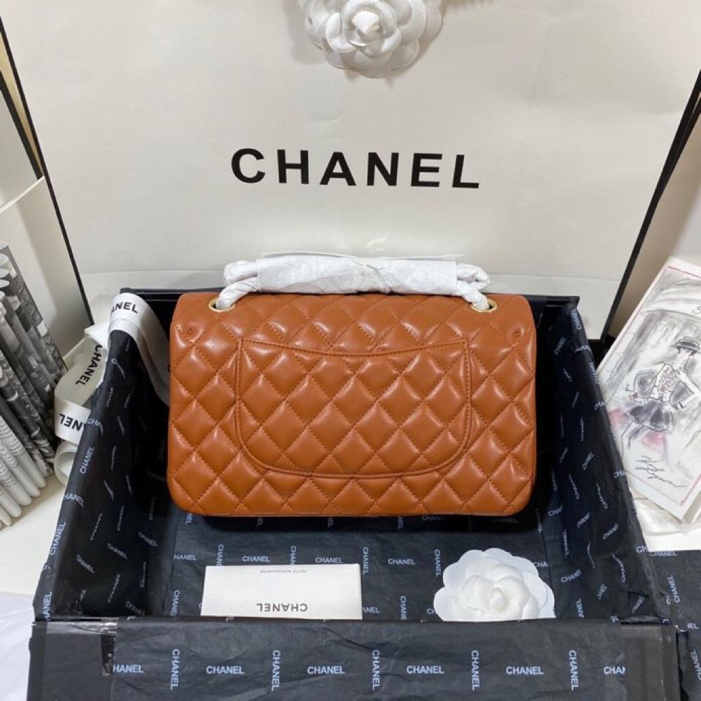 TOP CHANEL Classic Flap Bag Lambskin Medium 25.5cm – Brown & GHW