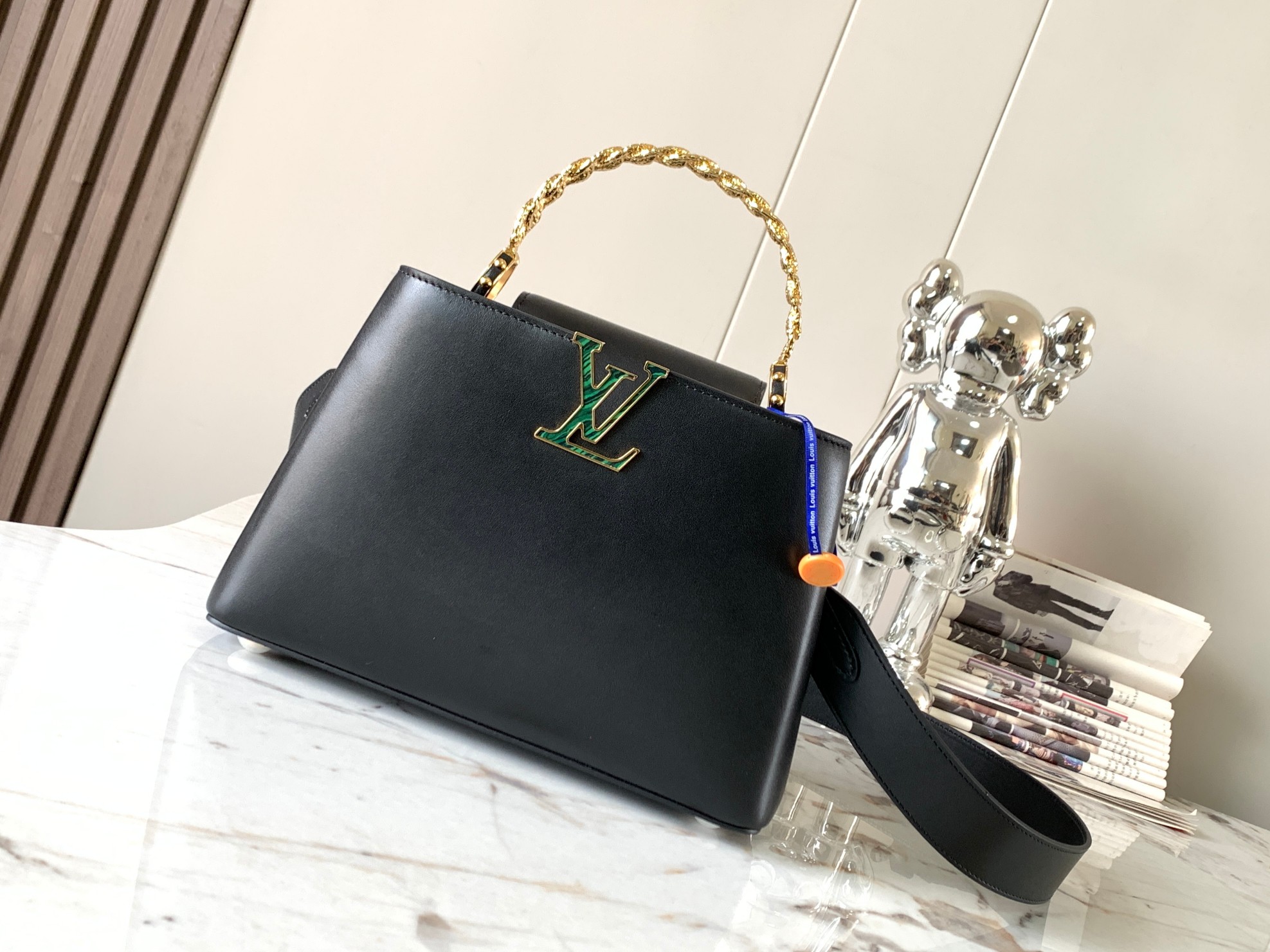 TOP Louis Vuitton LV Capucines Bag 27 *18 *9cm - Black with Green Shell Buckle