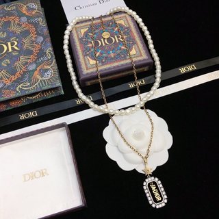 TOP Christian Dior Pearl Necklaces