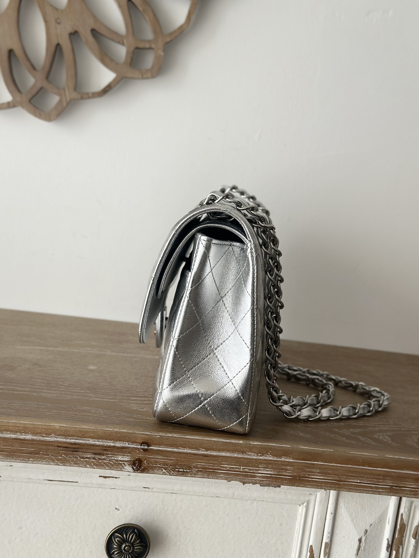 TOP CHANEL Classic Flap Bag Lambskin Medium 25cm – Silver