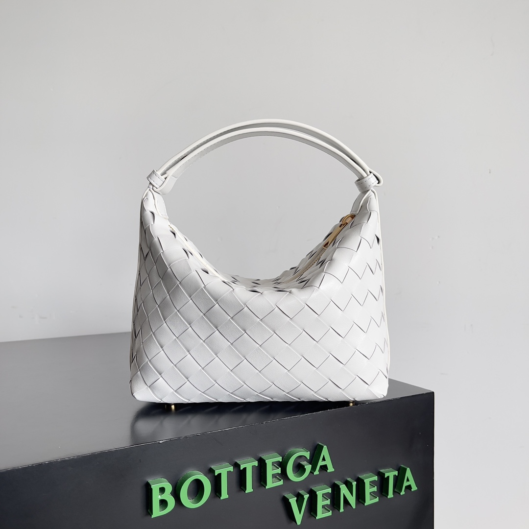 TOP Bottega Veneta BV Nappa Bags - White