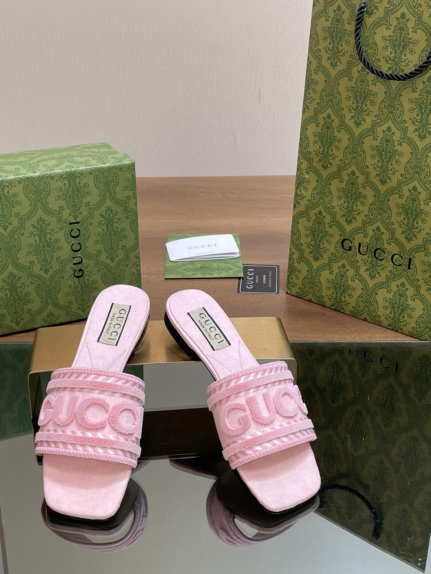 TOP GUCCI Embroidered Denim GG Slippers - 3 Color