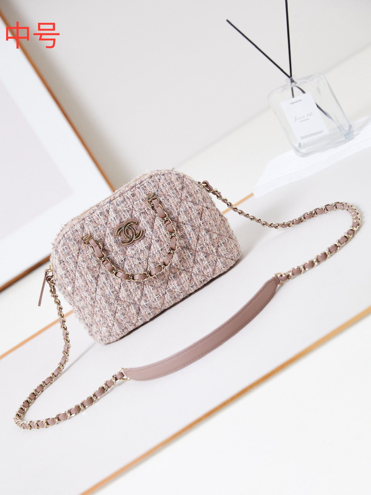 TOP CHANEL Shell Bag 15x20x6cm - Pink