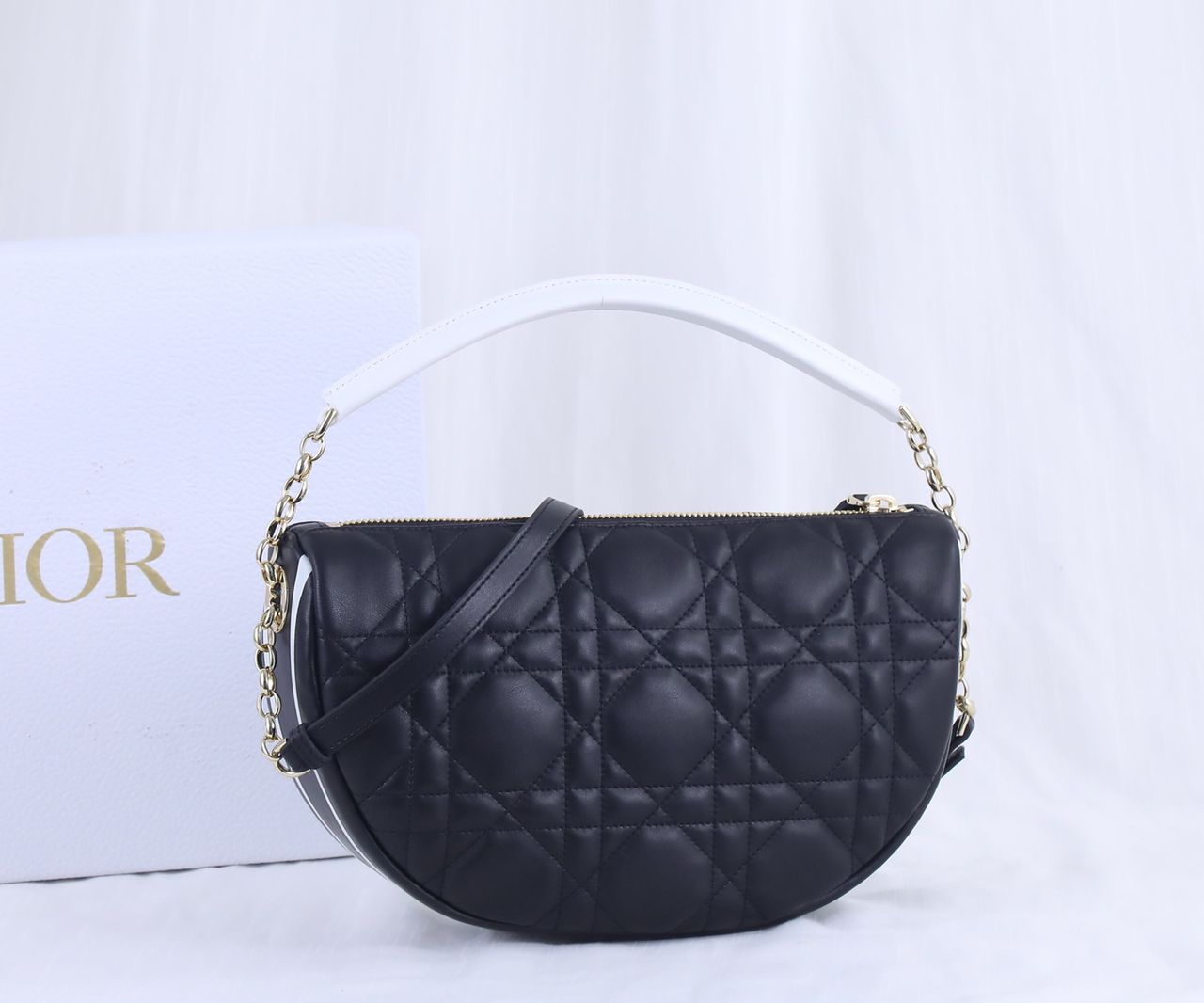 TOP Christian Dior Vibe Hobo Bag Medium - Black