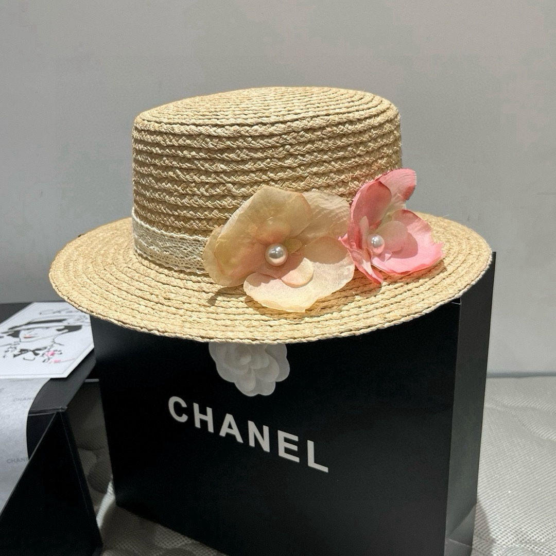 TOP CHANEL Flat Hat - Beige