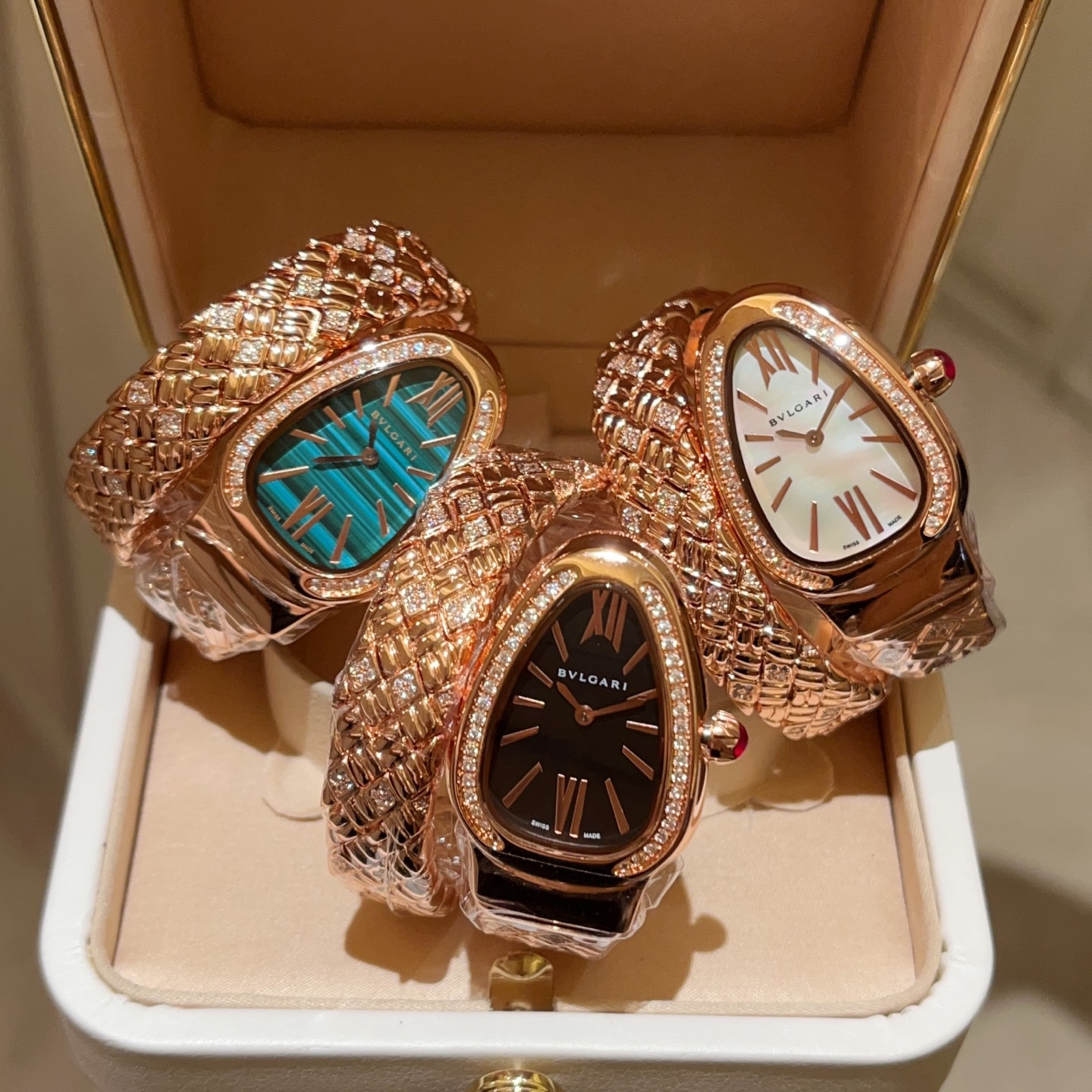 TOP BVLGARI SERPENTIN SPIG Watch 23*34mm - 3 Colors
