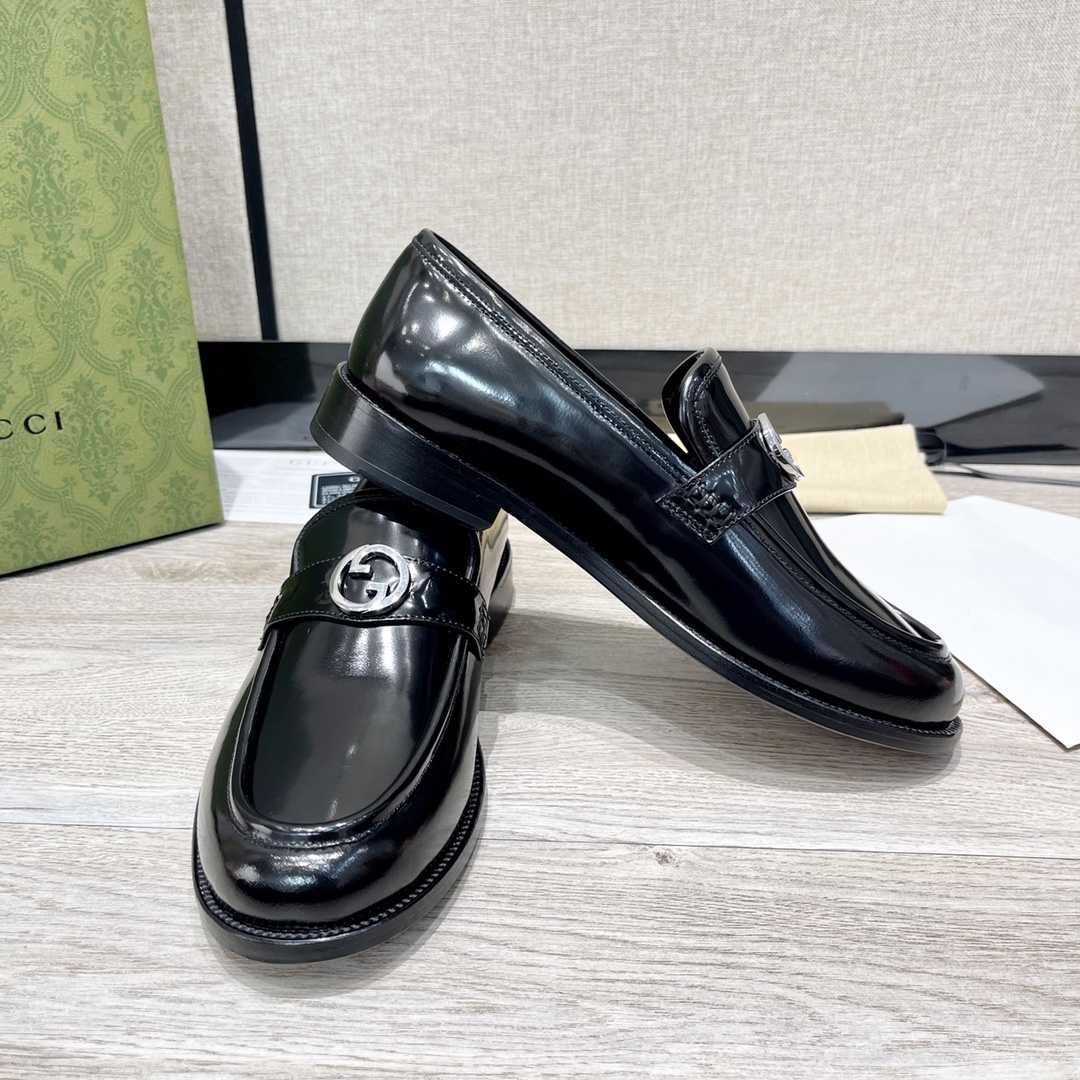 TOP GUCCI Men's Cowhide Loafers - Black