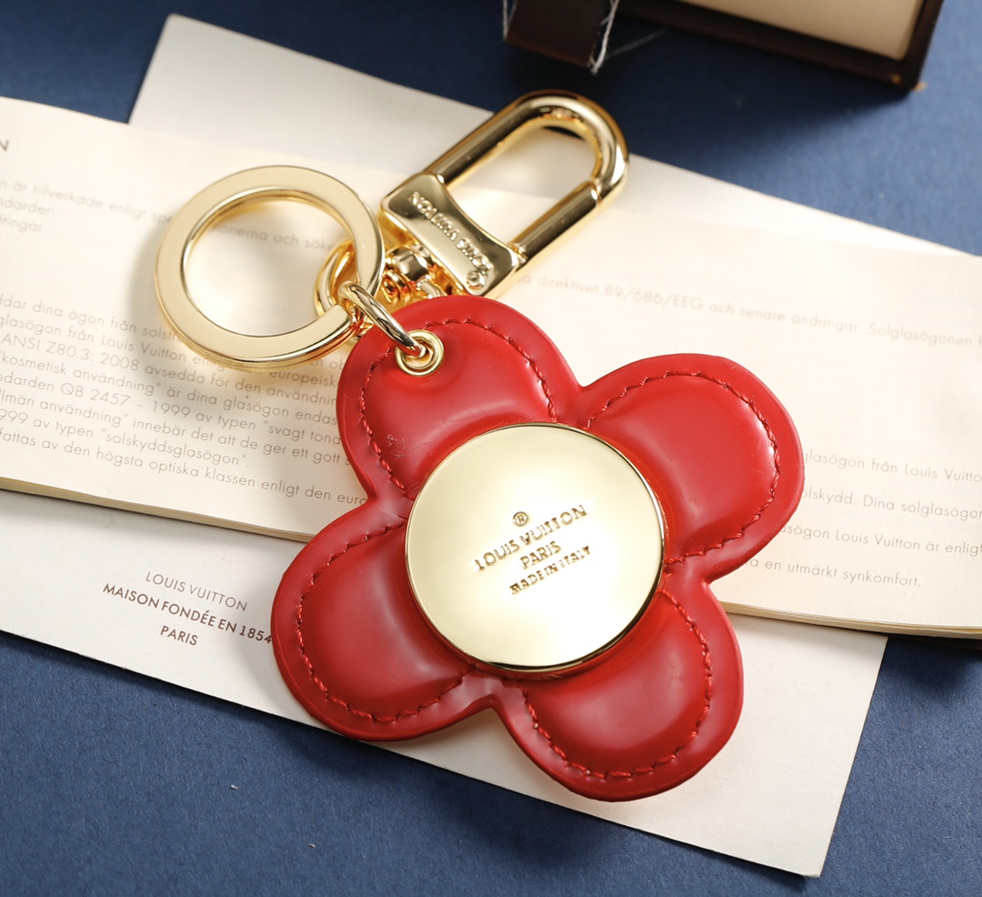 TOP Louis Vuitton LV Pink Leather Keychains