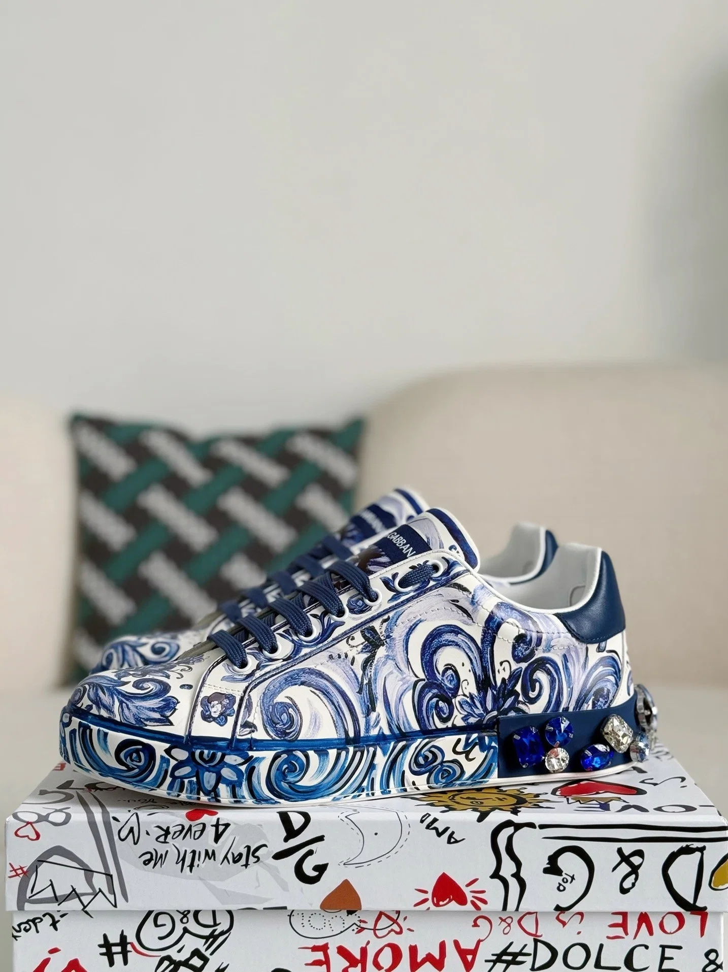 AAAShoes Blue And White Porcelain Floral Print Leather Sneakers Jewel Rhinestone Decor Low Top Casual Skate Shoes